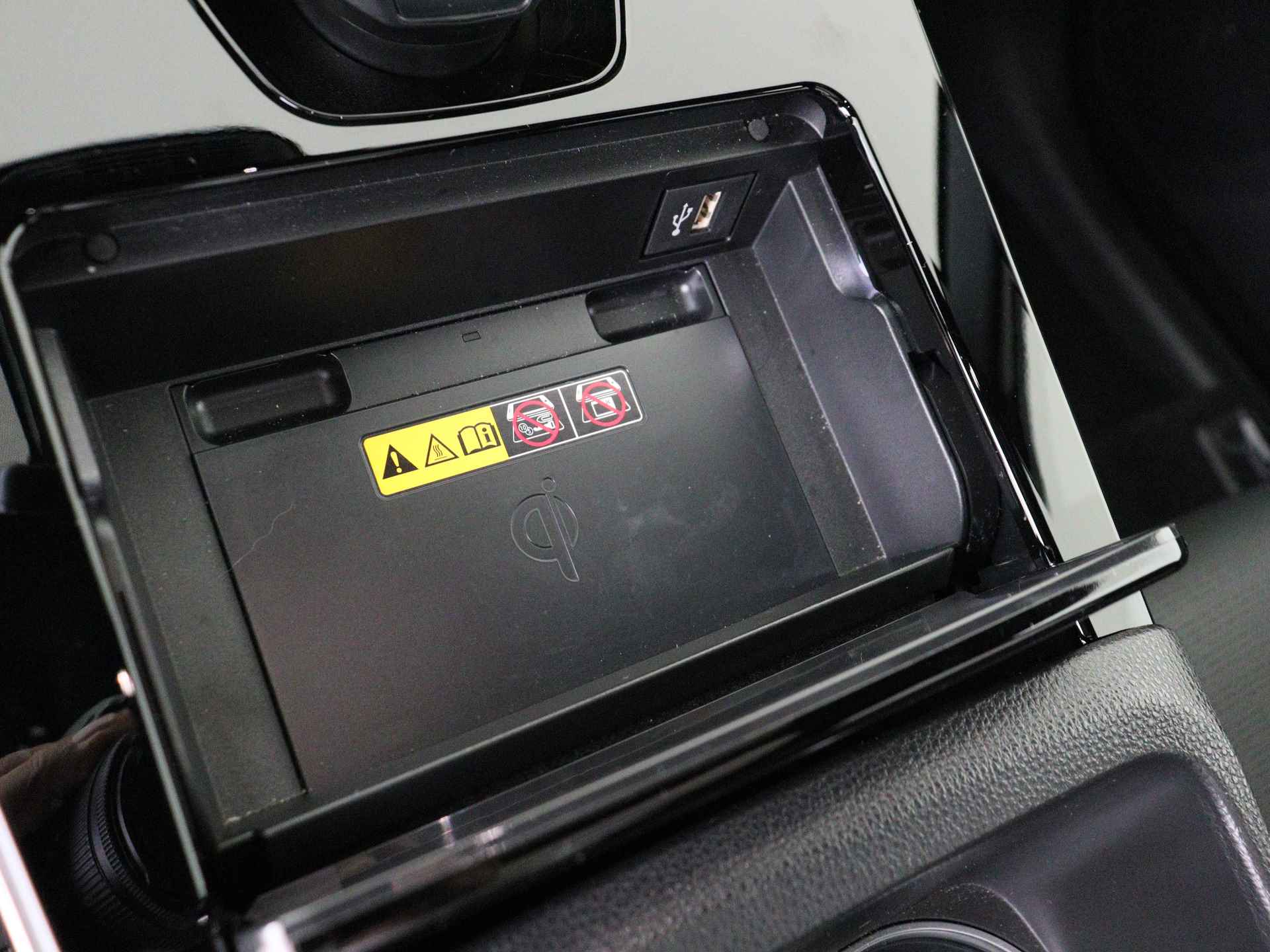 Toyota Bz4x Launch Edition Premium Bi-Tone uitvoering | Navigatie | Stoel&stuur verwarming | My T app | Panoramadak | Wegenbelasting vrij | Subsidie €2000,- aanvraag mogelijk. - 29/48