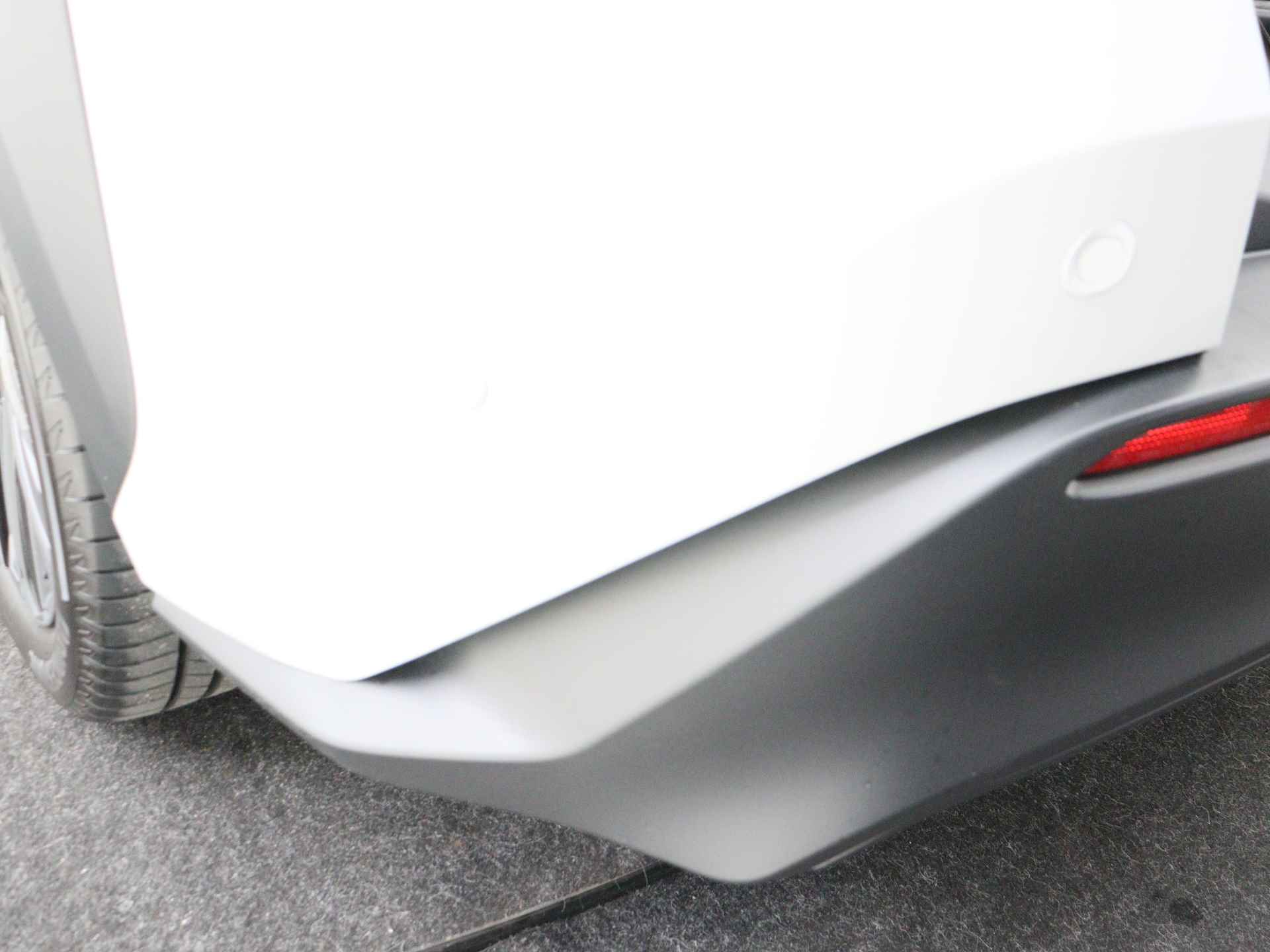 Toyota Bz4x Launch Edition Premium Bi-Tone uitvoering | Navigatie | Stoel&stuur verwarming | My T app | Panoramadak | Wegenbelasting vrij | Subsidie €2000,- aanvraag mogelijk. - 40/48