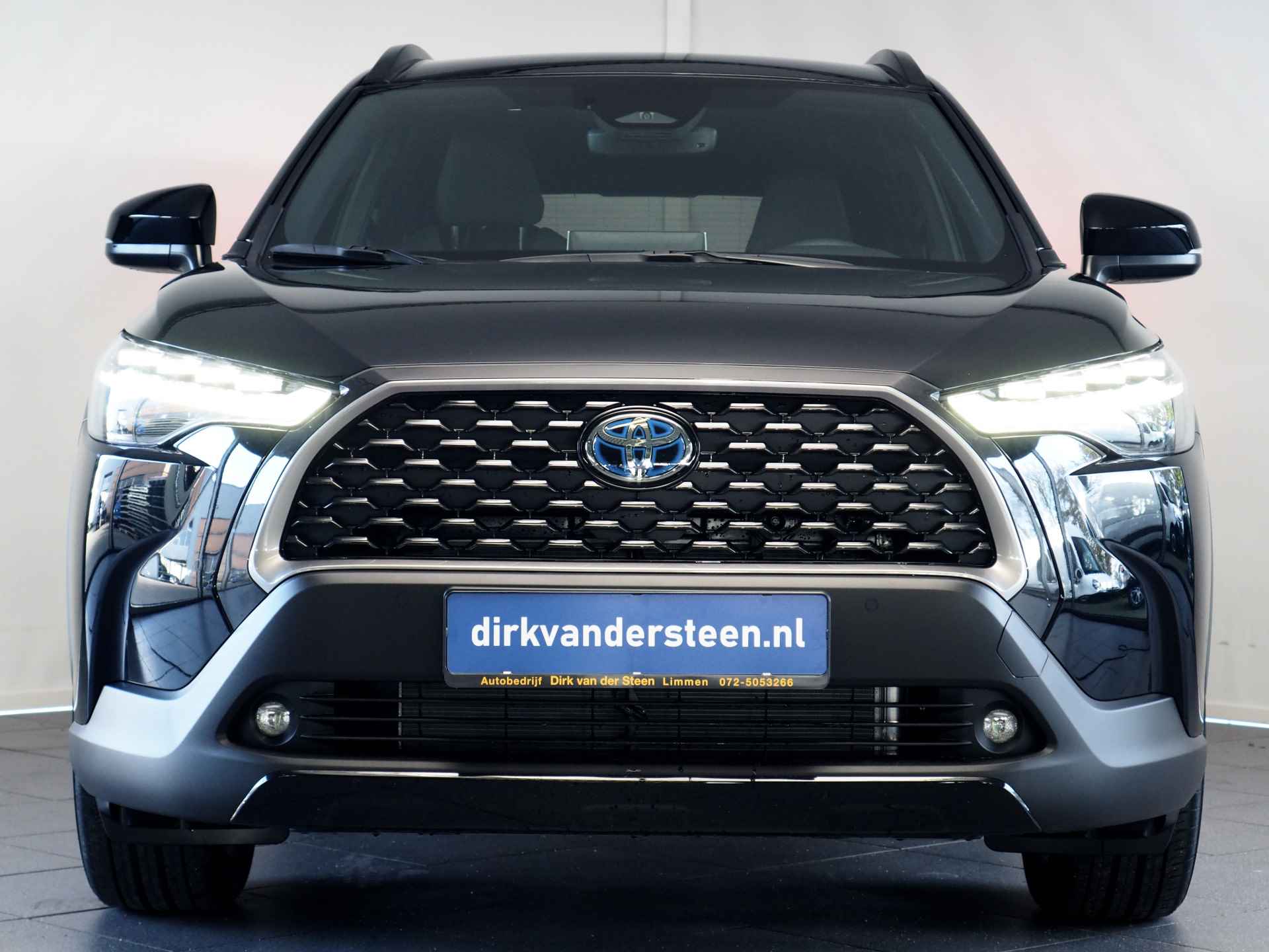 Toyota Corolla Cross Hybrid 140 Style | Dodehoekdetectie | Toyota Safety Sense 3 | Stoelverwarming | Apple CarPlay/ Android Auto | Adaptive Cruise Control | Achteruitrijcamera | Draadloos Telefoonlader - 3/38