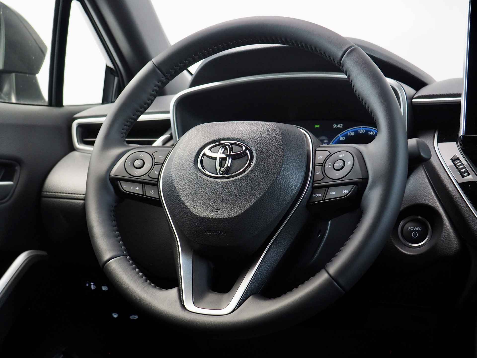 Toyota Corolla Cross Hybrid 140 Style | Dodehoekdetectie | Toyota Safety Sense 3 | Stoelverwarming | Apple CarPlay/ Android Auto | Adaptive Cruise Control | Achteruitrijcamera | Draadloos Telefoonlader - 27/38