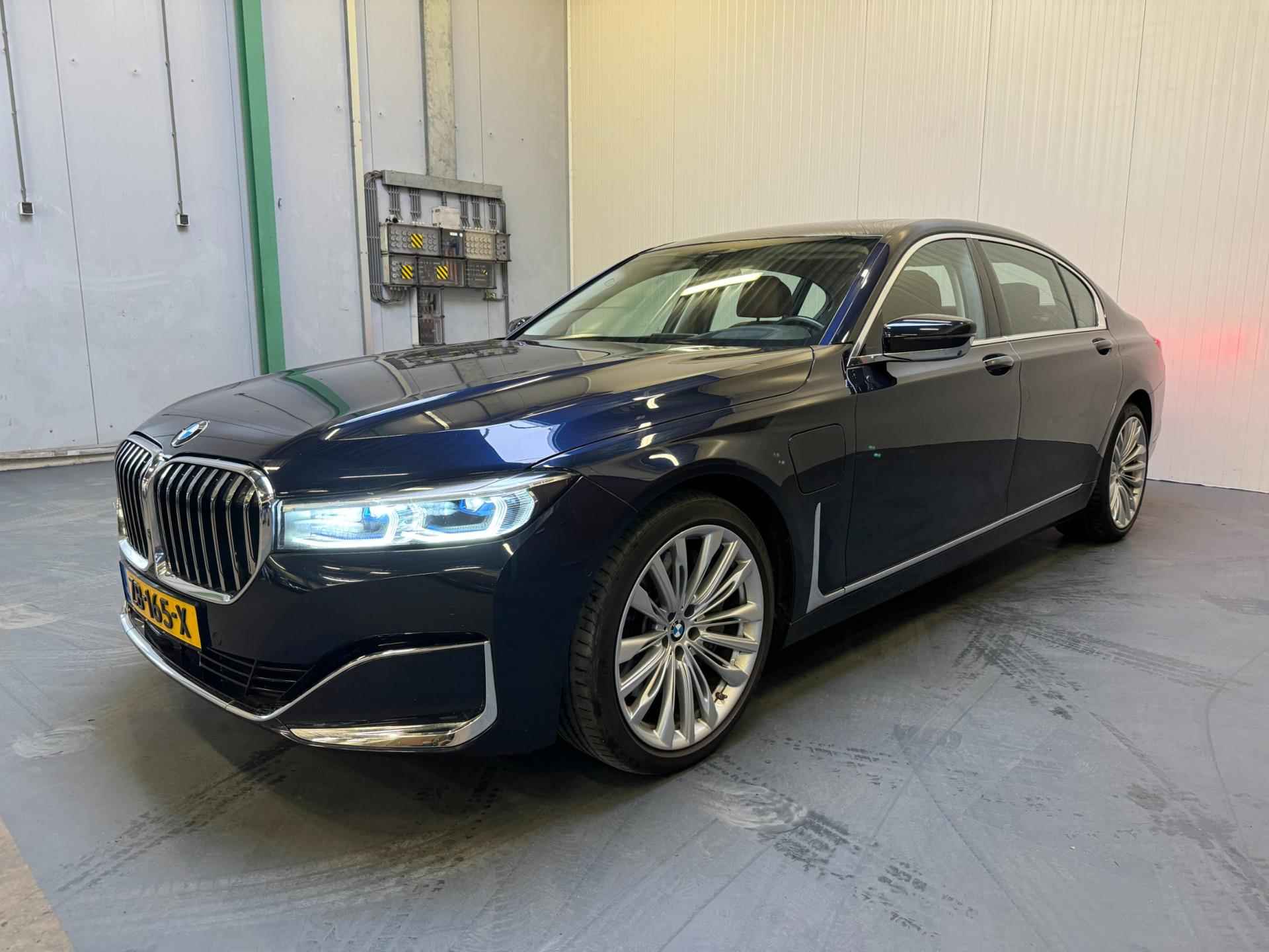 BMW 7-serie 745Le AUT. xDrive High Executive CarbonCore PANO NAVI CAMERA LEDER AMBIANCEVERLICHTING MEMORY - 5/58