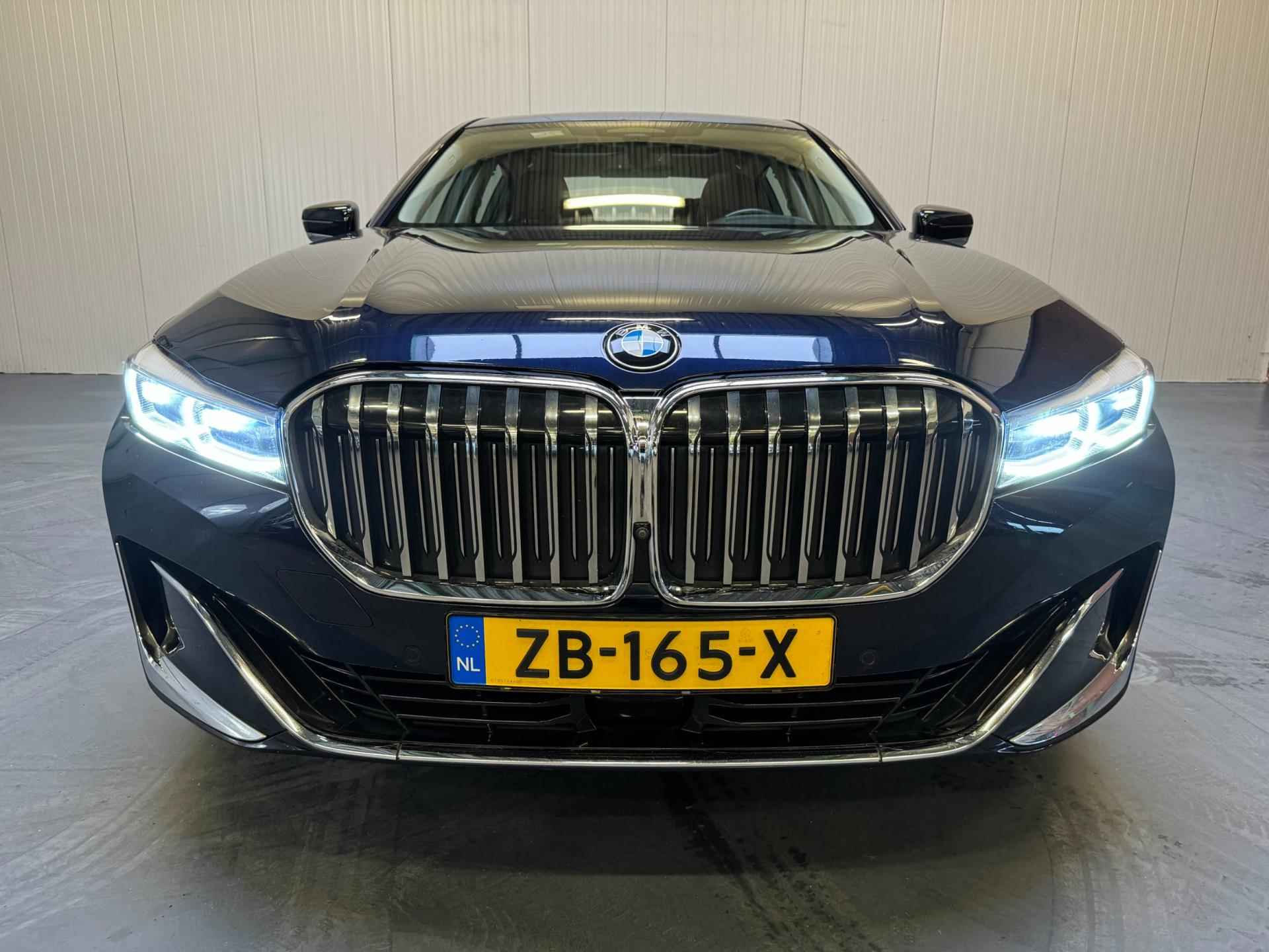 BMW 7-serie 745Le AUT. xDrive High Executive CarbonCore PANO NAVI CAMERA LEDER AMBIANCEVERLICHTING MEMORY - 6/58
