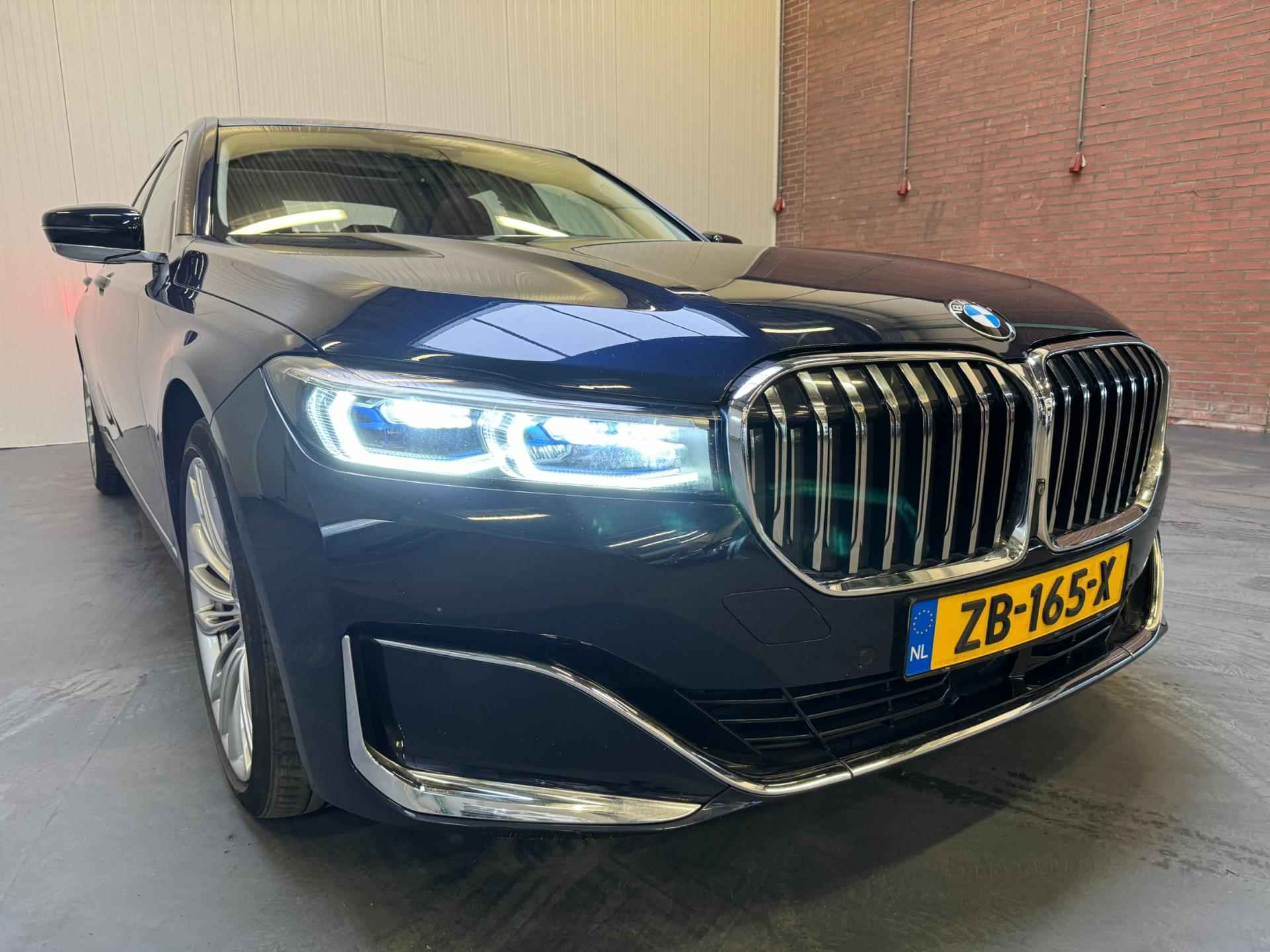 BMW 7-serie 745Le AUT. xDrive High Executive CarbonCore PANO NAVI CAMERA LEDER AMBIANCEVERLICHTING MEMORY - 7/58