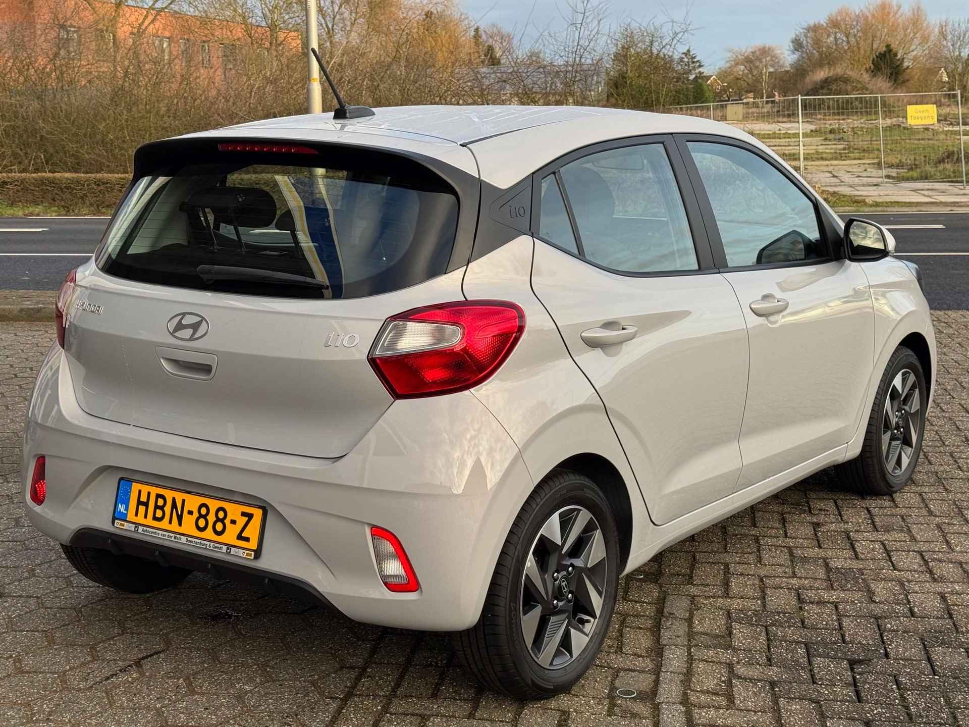 Hyundai i10 1.0 Comfort AUTOMAAT | CARPLAY | NARDO GREY | BOVAG!! - 7/31