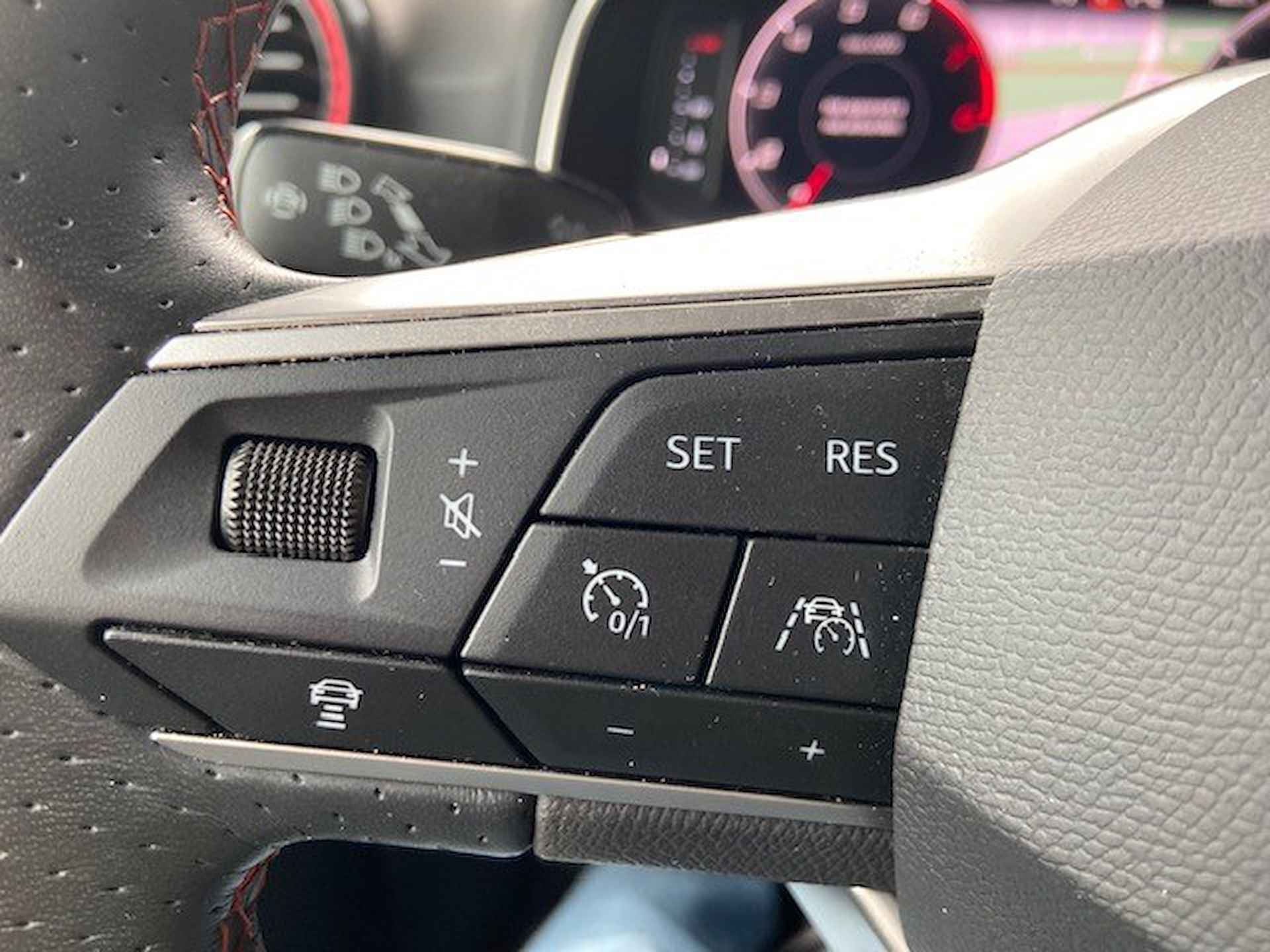 SEAT Arona 1.0 TSI FR Business Intense Navi/Carplay/virtual cockpit - 20/24