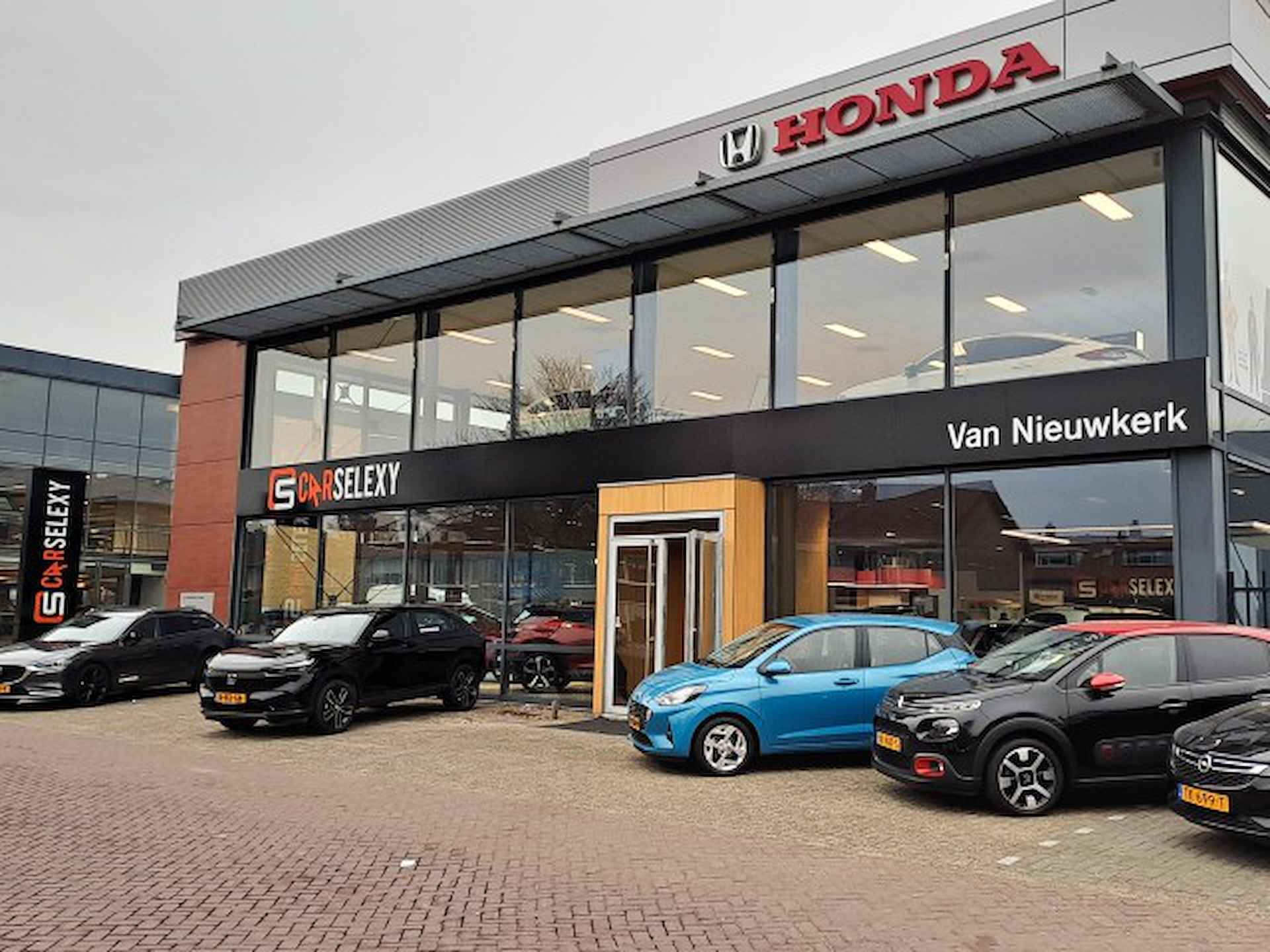 Honda E:ny1 68,8 kWh 204pk Automaat Limited Edition | Lederen interieur | Subsidie €2950,00 mogelijk | Navigatie - 3/4