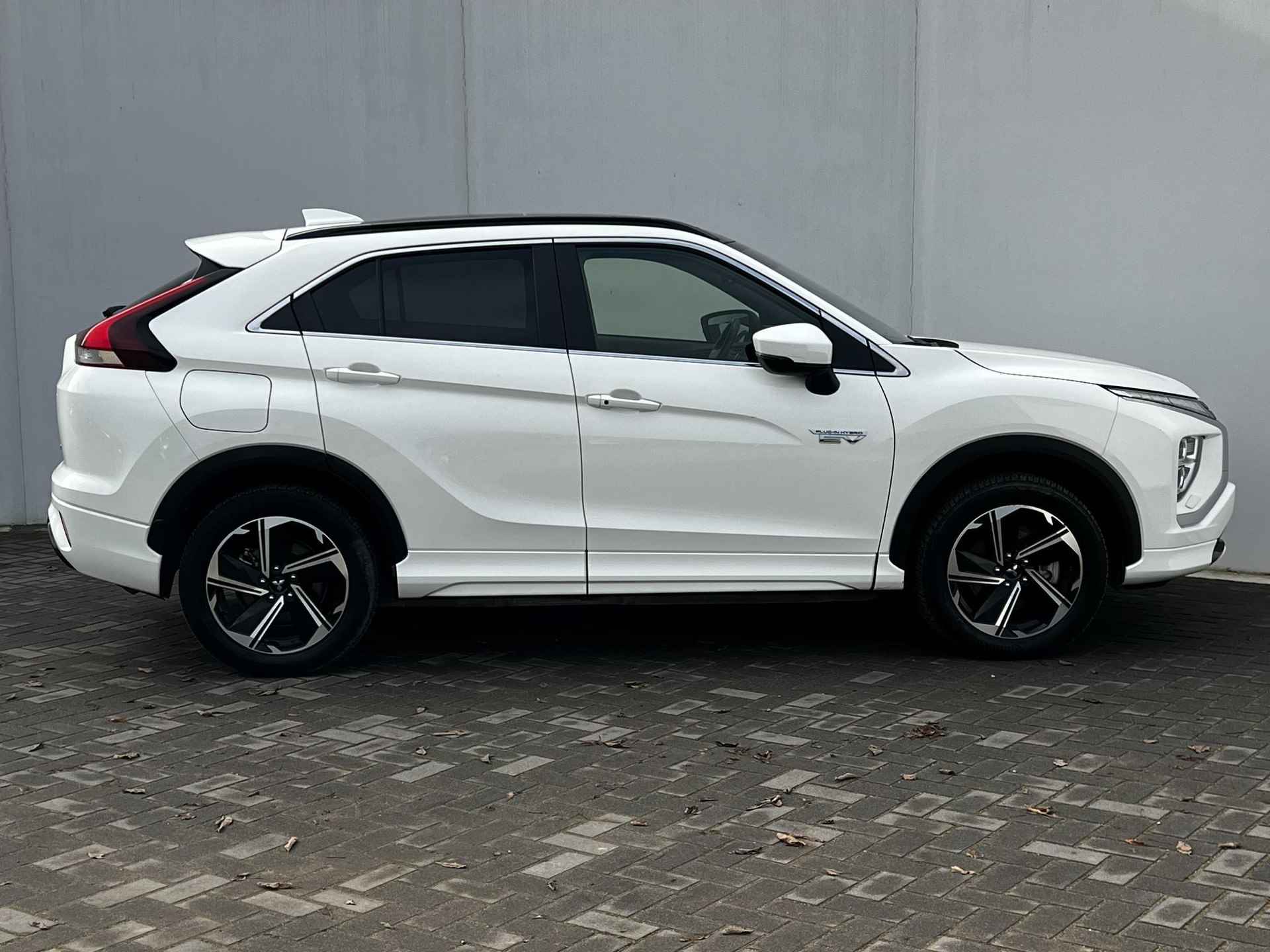 Mitsubishi Eclipse Cross 2.4 PHEV Prestige Automaat / Trekgewicht 1.500 kg / Schuif- kanteldak / Navigatie / Camera / Apple Carplay Android / - 38/53