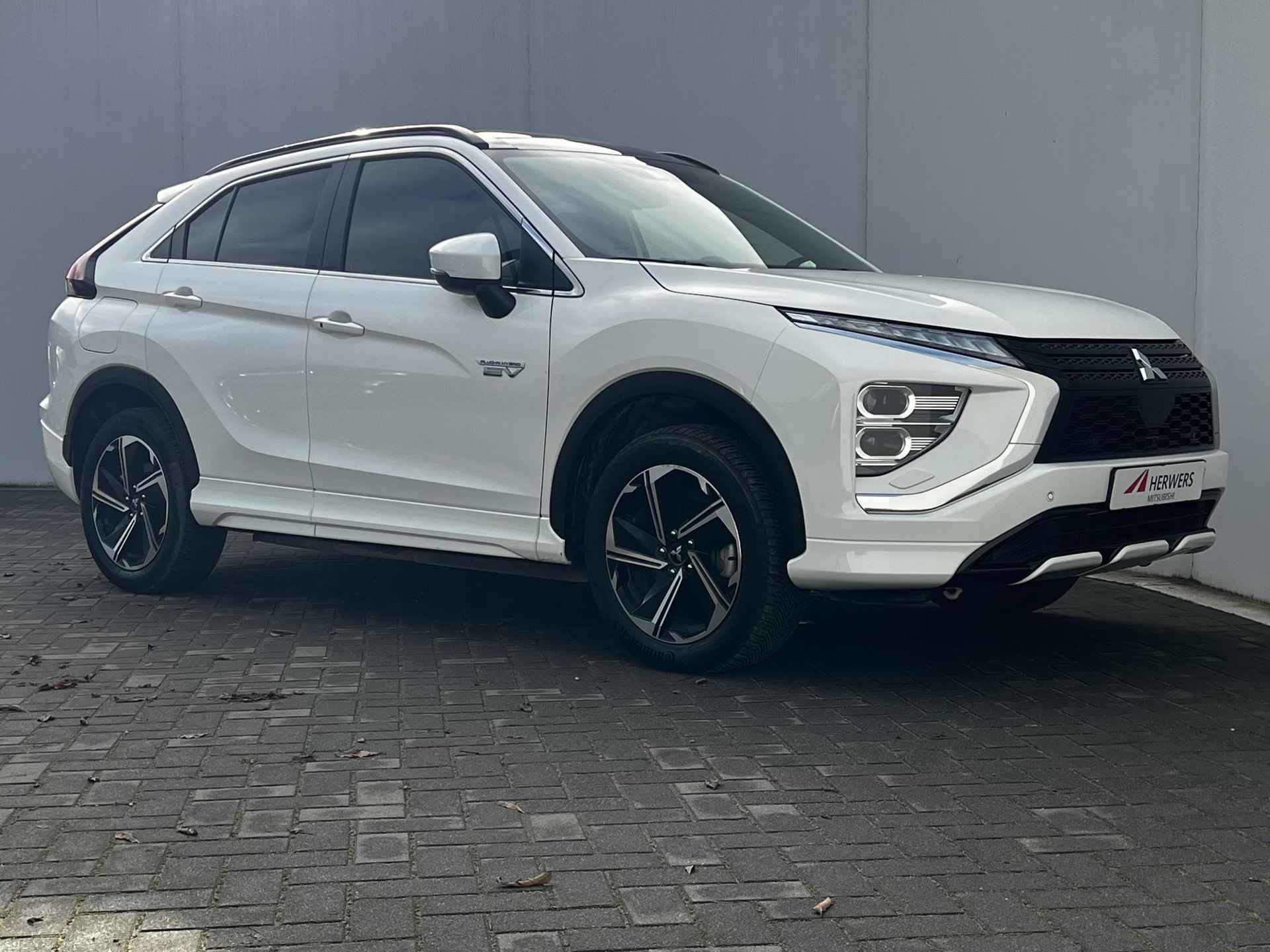 Mitsubishi Eclipse Cross 2.4 PHEV Prestige Automaat / Trekgewicht 1.500 kg / Schuif- kanteldak / Navigatie / Camera / Apple Carplay Android / - 46/53