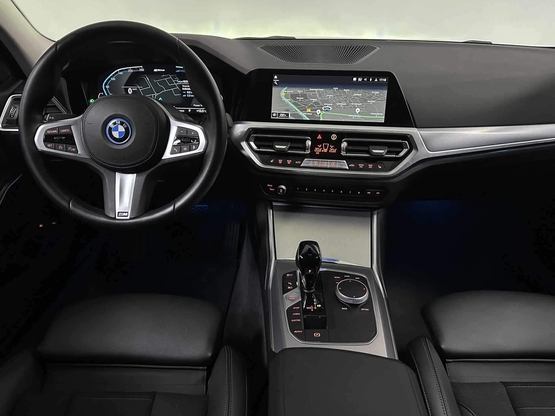 BMW 3 Serie Touring 320e Sportline Plug in Hybrid PHEV | Half Lederen Sporstoelen Verwarmd | M Sportstuur | Apple Carplay | Virtual Cockpit | Navigatie | Camera | DAB | - 18/41