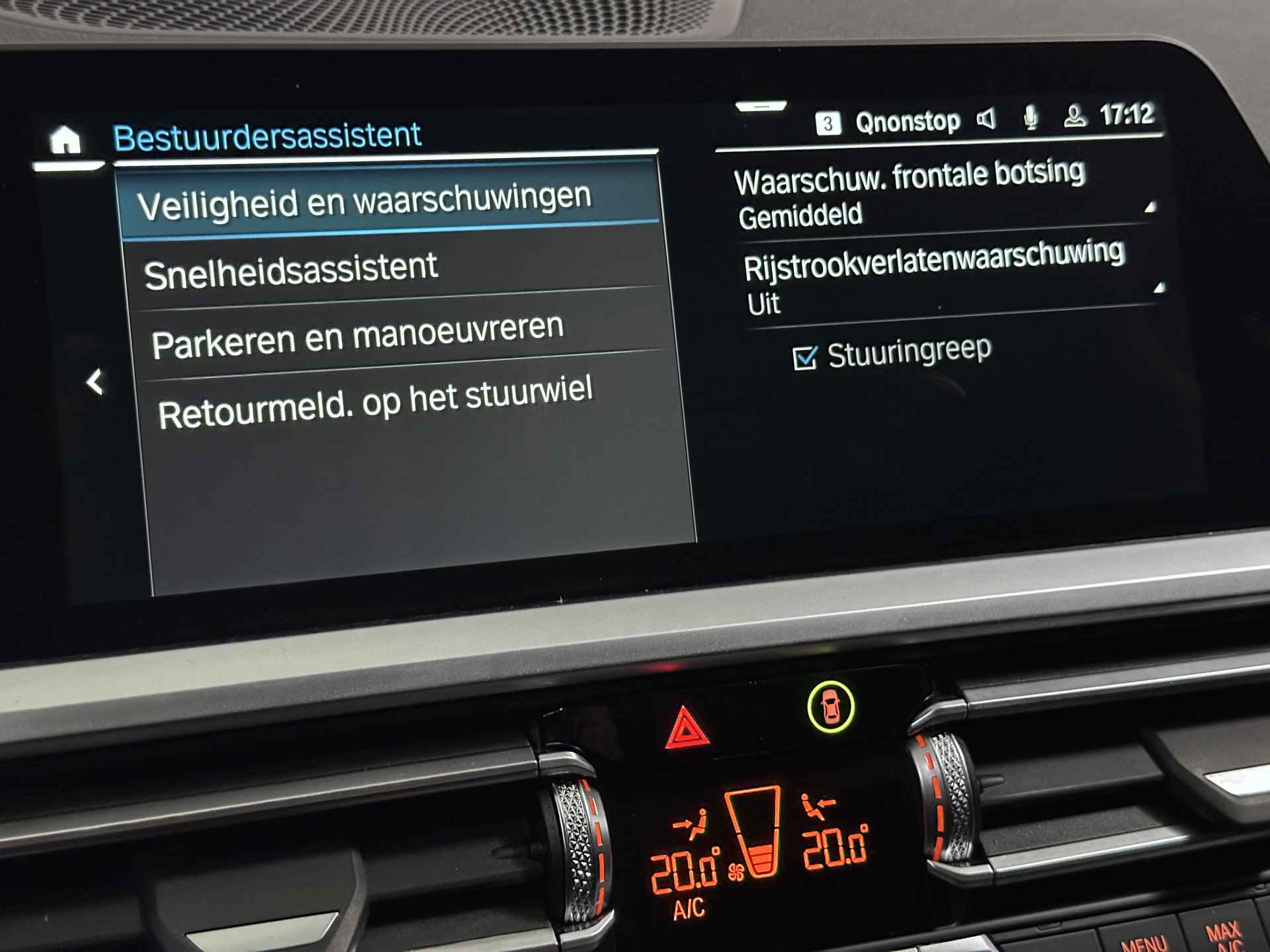 BMW 3 Serie Touring 320e Sportline Plug in Hybrid PHEV | Half Lederen Sporstoelen Verwarmd | M Sportstuur | Apple Carplay | Virtual Cockpit | Navigatie | Camera | DAB | - 40/41