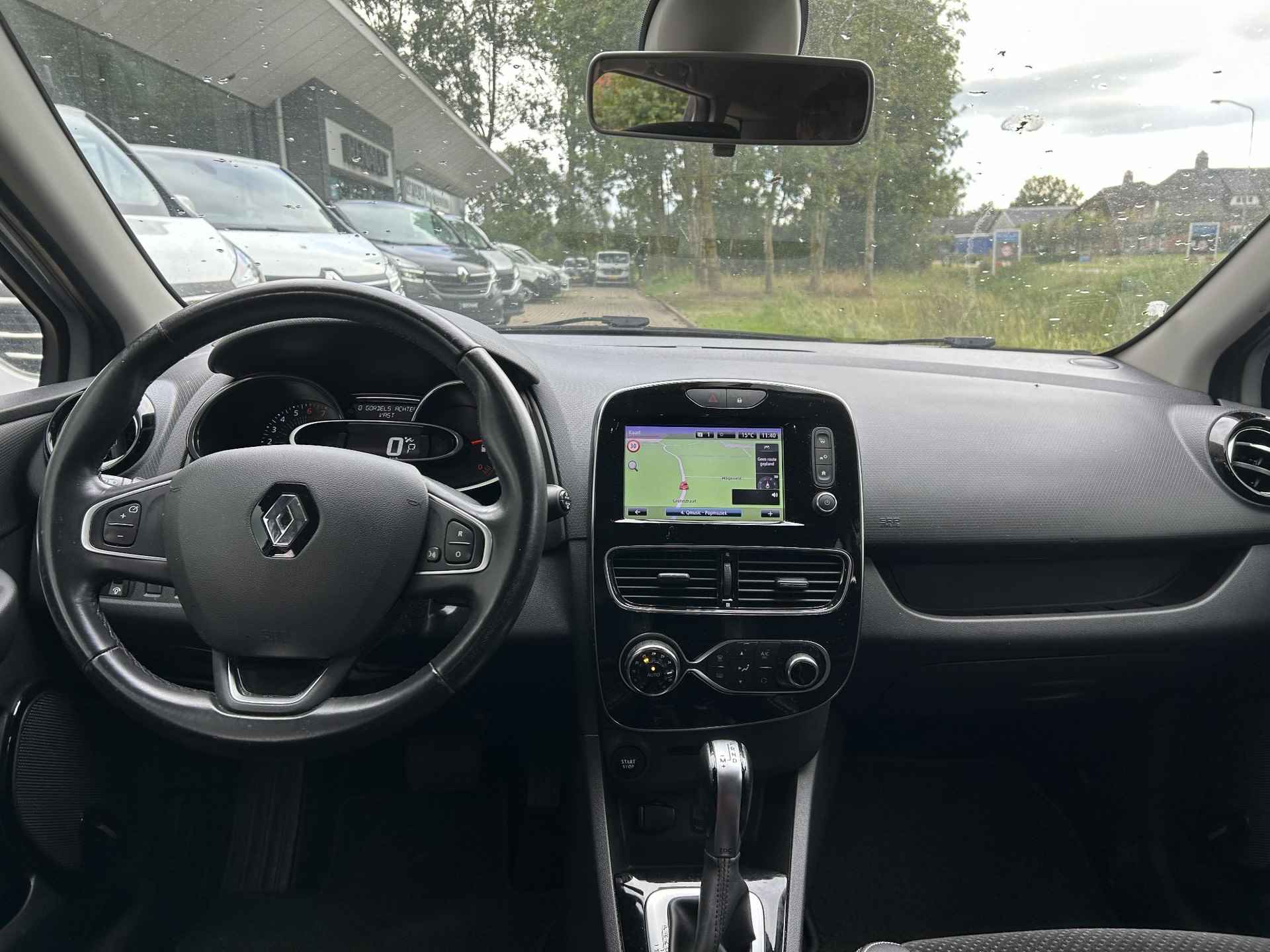 Renault Clio Estate 1.2 TCe 120 EDC Intens | 1e eigenaar + dealer onderhouden! | Automaat | Navi | Clima | Cruise | Keyless | LM velgen 17" | PDC V+A + Camera - 12/23