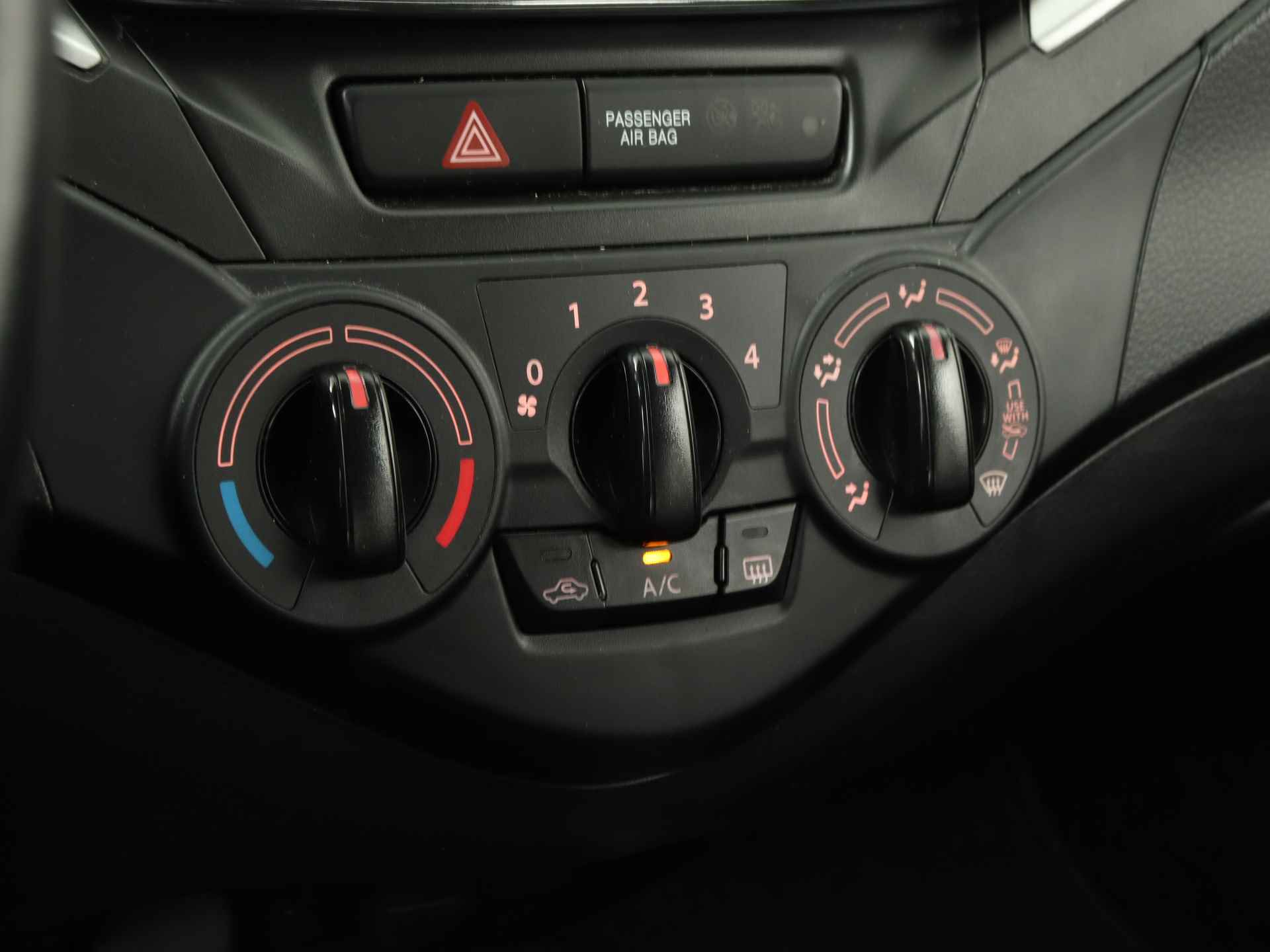 Suzuki Baleno 1.2 Rhino | Stoelverwarming | Navigatie | LM velgen | Airco | - 11/42