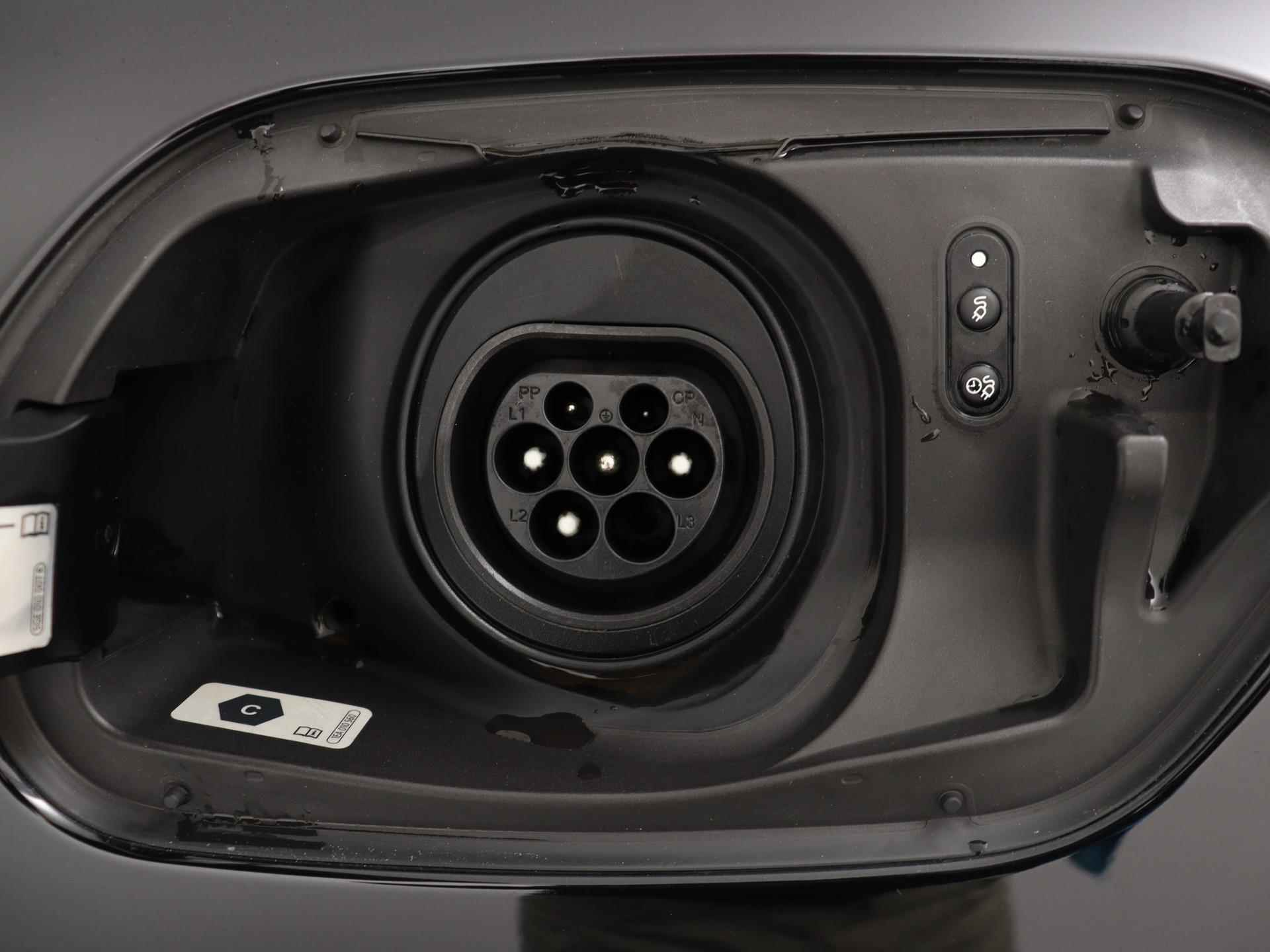 Volkswagen Touareg R 3.0 TSI 462PK E-Hybrid 4MOTION Tiptronic | Pano.Dak | Leder | Trekhaak | Luchtvering | 360 Camera | Elek. stoelen | Dynaudio | Head-Up | - 17/67