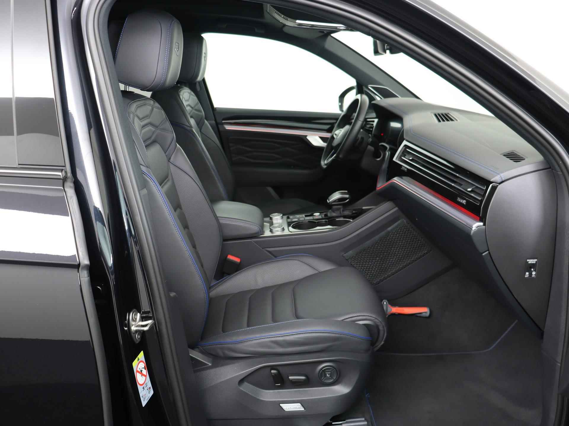 Volkswagen Touareg R 3.0 TSI 462PK E-Hybrid 4MOTION Tiptronic | Pano.Dak | Leder | Trekhaak | Luchtvering | 360 Camera | Elek. stoelen | Dynaudio | Head-Up | - 25/67