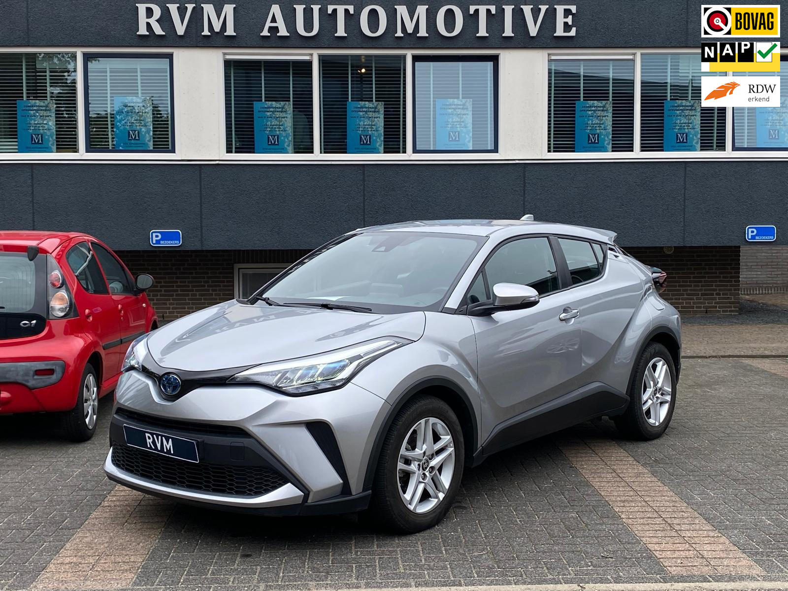 Toyota C-HR 1.8 Hybrid Dynamic VAN 26.900 VOOR 24.899 UW ZOMERVOORDEEL 2.001! | CAMERA |