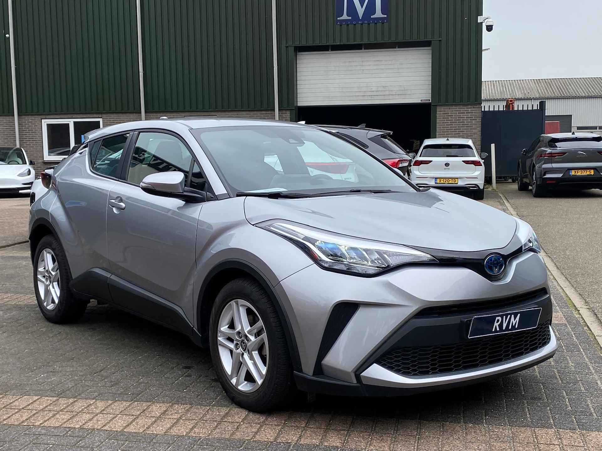 Toyota C-HR 1.8 Hybrid Dynamic VAN 26.900 VOOR 24.899 UW ZOMERVOORDEEL 2.001! | CAMERA | - 4/24