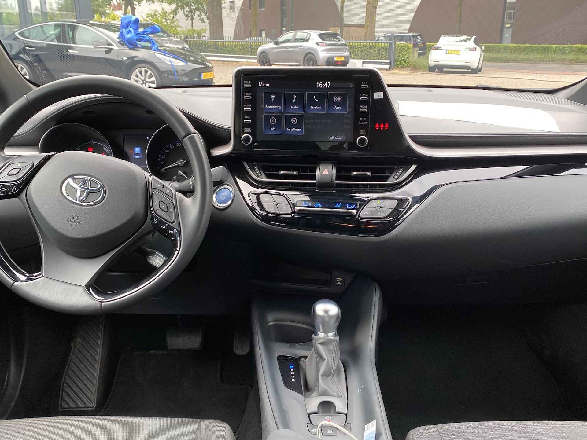 Toyota C-HR 1.8 Hybrid Dynamic VAN 26.900 VOOR 24.899 UW ZOMERVOORDEEL 2.001! | CAMERA | - 7/24