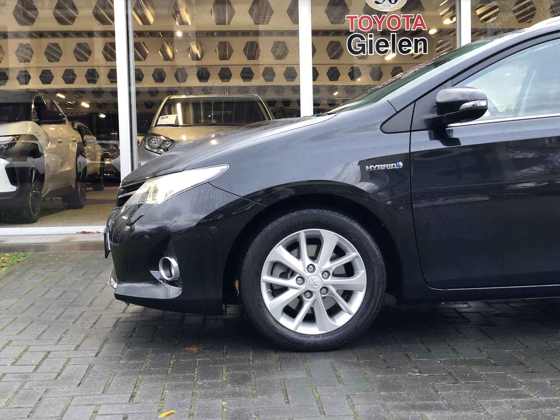 TOYOTA Auris 1.8 Hybrid Lease Plus | Navigatie, Panoramadak, Keyless, Stoelverwarming, Parkeersensoren - 7/42