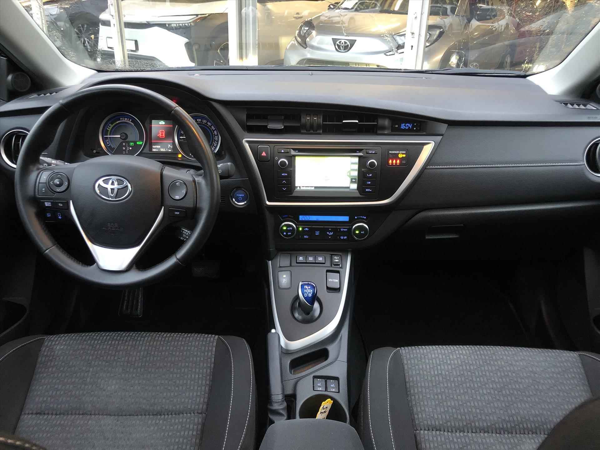 TOYOTA Auris 1.8 Hybrid Lease Plus | Navigatie, Panoramadak, Keyless, Stoelverwarming, Parkeersensoren - 14/42