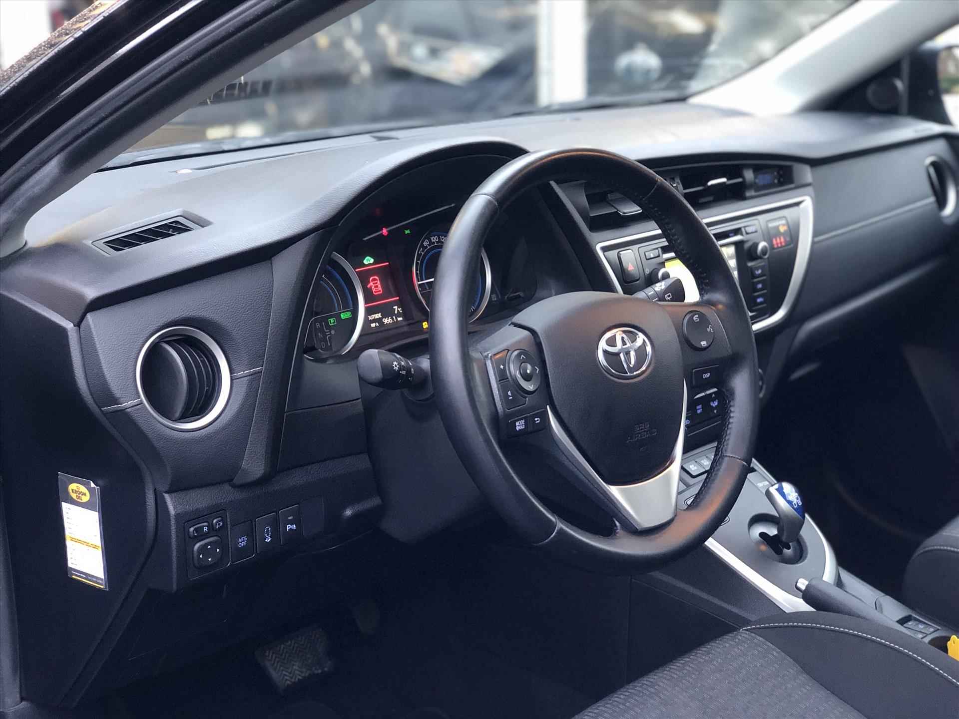 TOYOTA Auris 1.8 Hybrid Lease Plus | Navigatie, Panoramadak, Keyless, Stoelverwarming, Parkeersensoren - 19/42