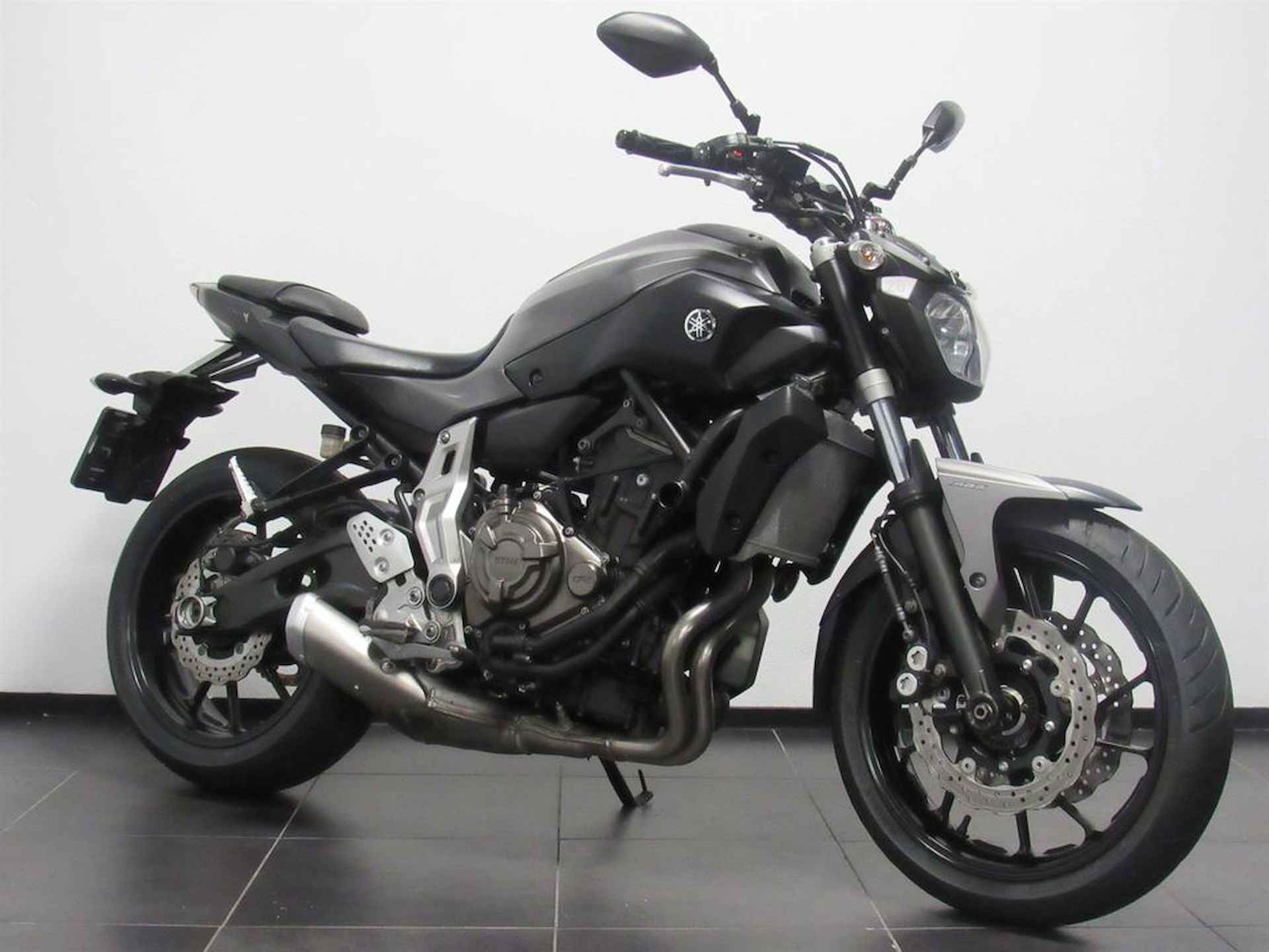 Yamaha MT-07 ABS - 2/14