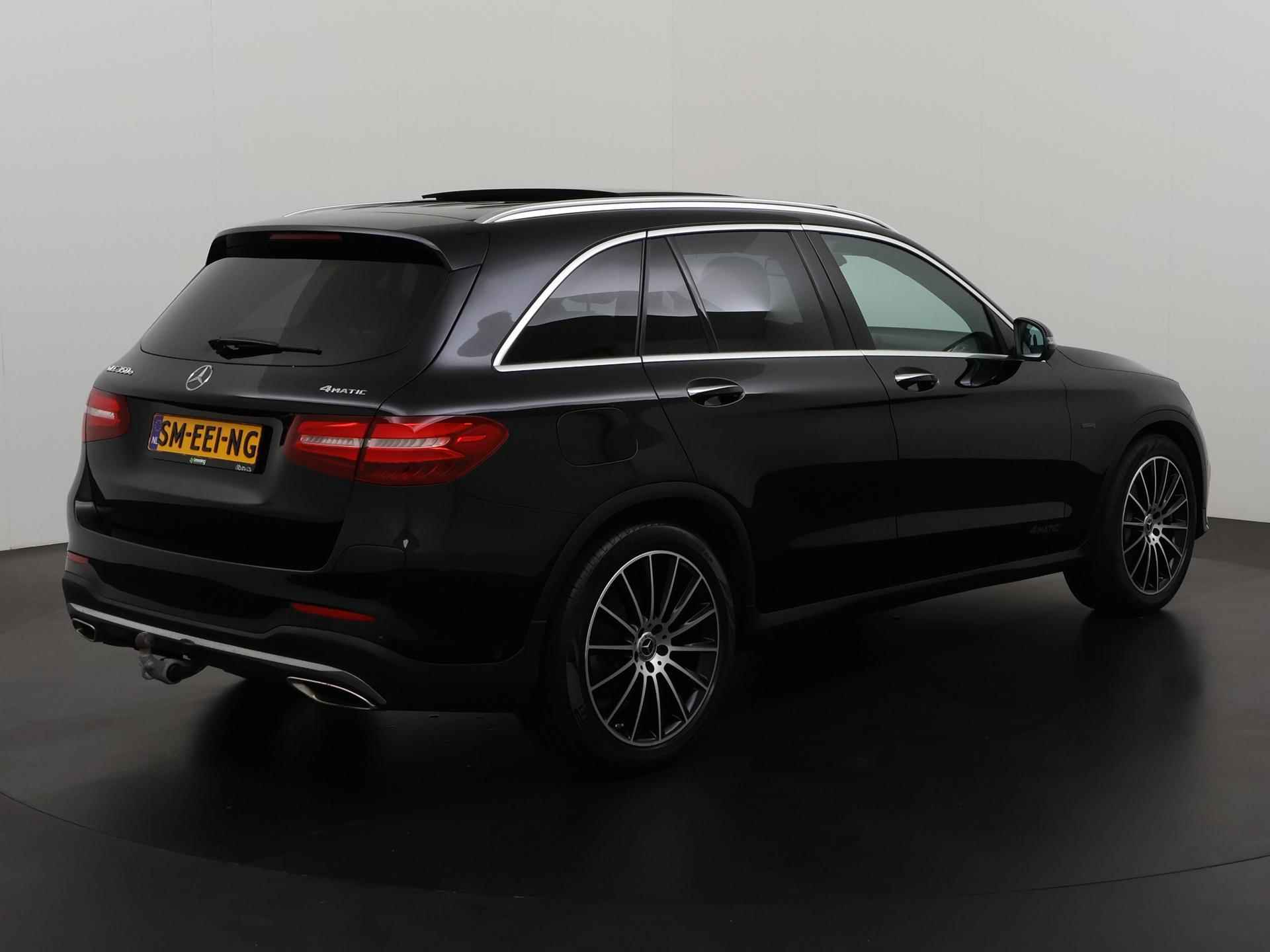 Mercedes-Benz GLC-klasse 350e 4MATIC AMG Premium | Panoramadak | Luchtvering | Trekhaak | Adapt cruise | Zondag open! - 4/48