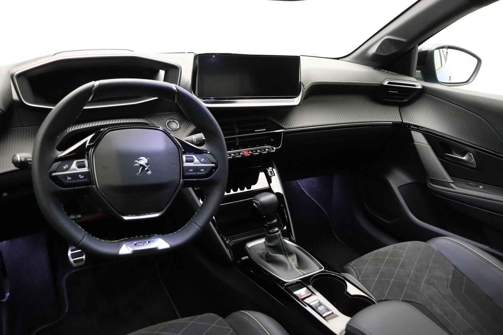 Peugeot 208 1.2 PureTech GT Pack 100 PK | Handgeschakeld | Panorama dak | Stoelverwarming | Camera | Navigatie | Adaptieve Cruise Control | 3D Instrumentenpaneel | Parkeersensor | Snel leverbaar - 8/34