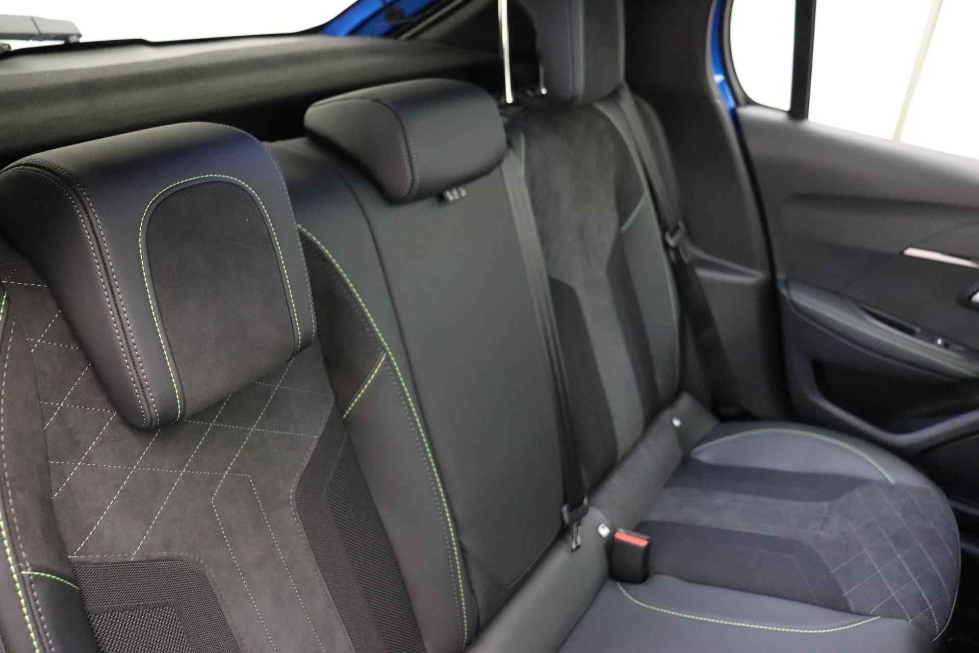 Peugeot 208 1.2 PureTech GT Pack 100 PK | Handgeschakeld | Panorama dak | Stoelverwarming | Camera | Navigatie | Adaptieve Cruise Control | 3D Instrumentenpaneel | Parkeersensor | Snel leverbaar - 17/34