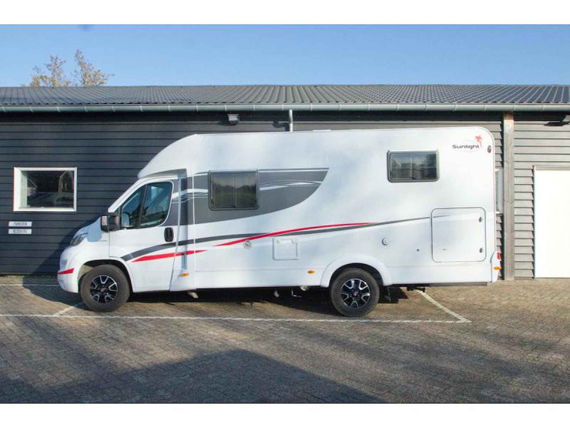 Sunlight T66  halfintegraal camper - 6/22