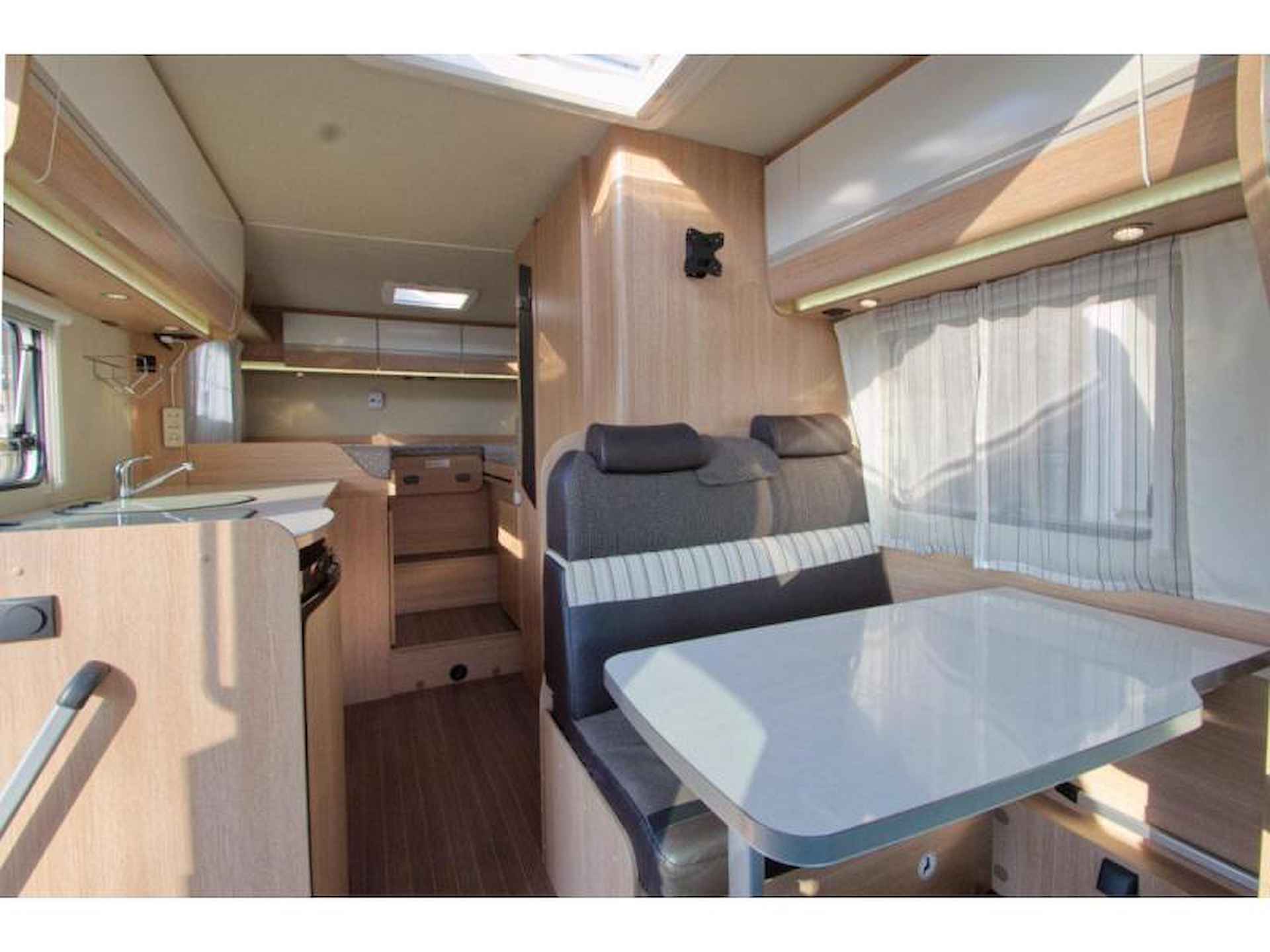 Sunlight T66  halfintegraal camper - 14/22