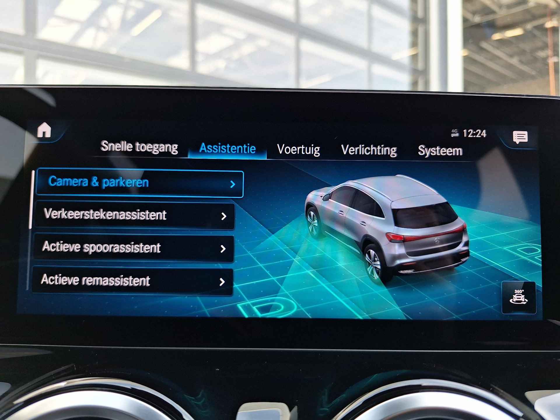 Mercedes-Benz EQA 250 | Panoramadak | RijAssistentie Pakket | Nightpakket | Achteruitrijcamera | Memorystoelen Verwarmd | Sfeerverlichting | Apple & Android Carplay | Showmodel SALE - 29/42