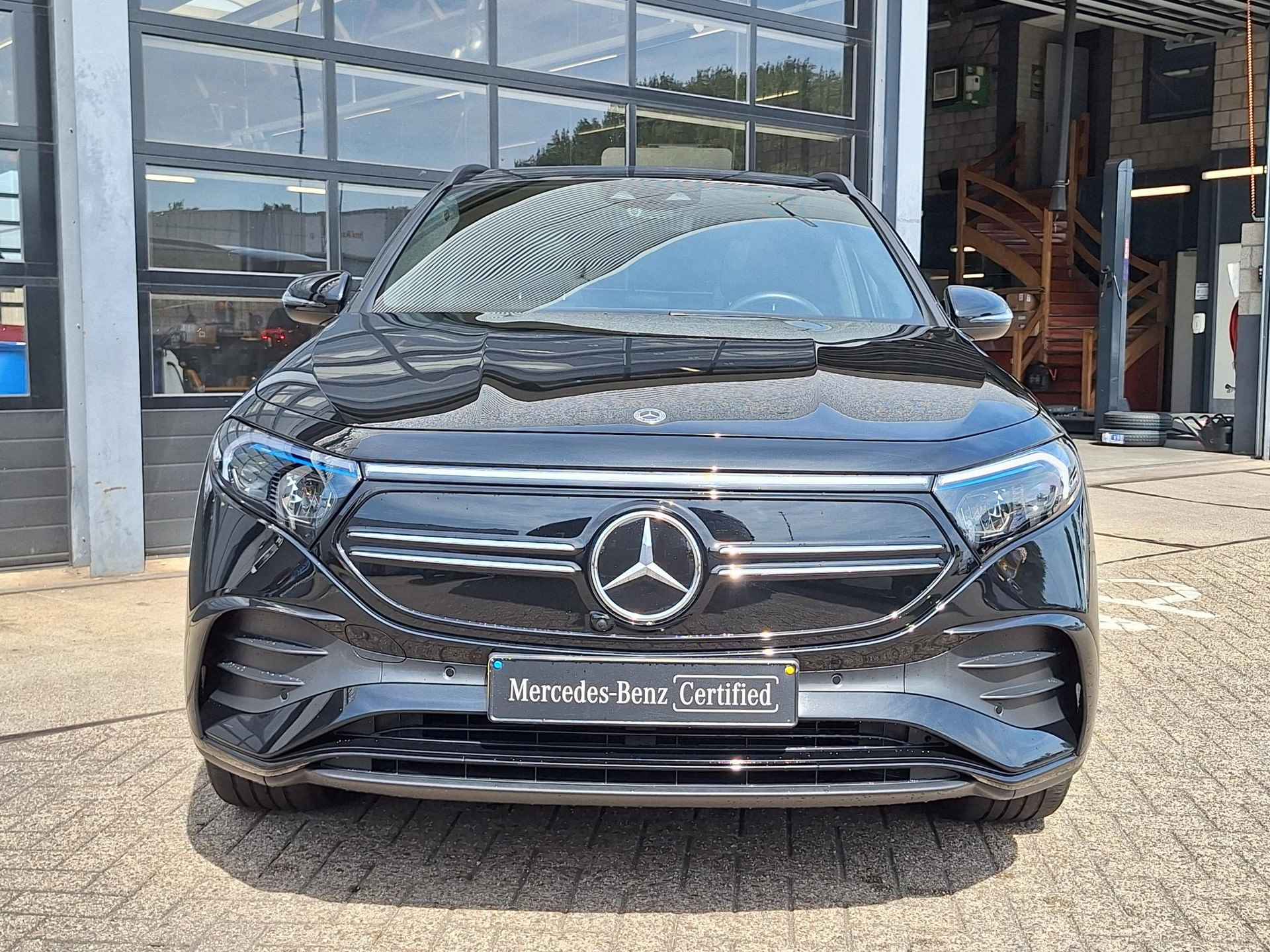 Mercedes-Benz EQA 250 | Panoramadak | RijAssistentie Pakket | Nightpakket | Achteruitrijcamera | Memorystoelen Verwarmd | Sfeerverlichting | Apple & Android Carplay | Showmodel SALE - 35/42