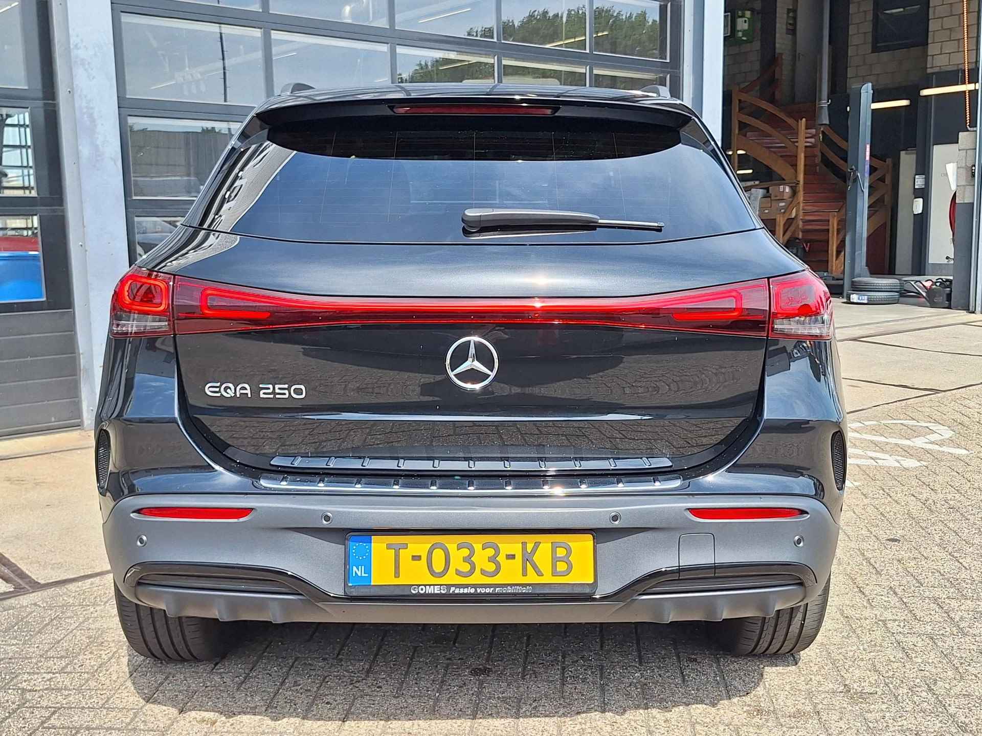 Mercedes-Benz EQA 250 | Panoramadak | RijAssistentie Pakket | Nightpakket | Achteruitrijcamera | Memorystoelen Verwarmd | Sfeerverlichting | Apple & Android Carplay | Showmodel SALE - 36/42