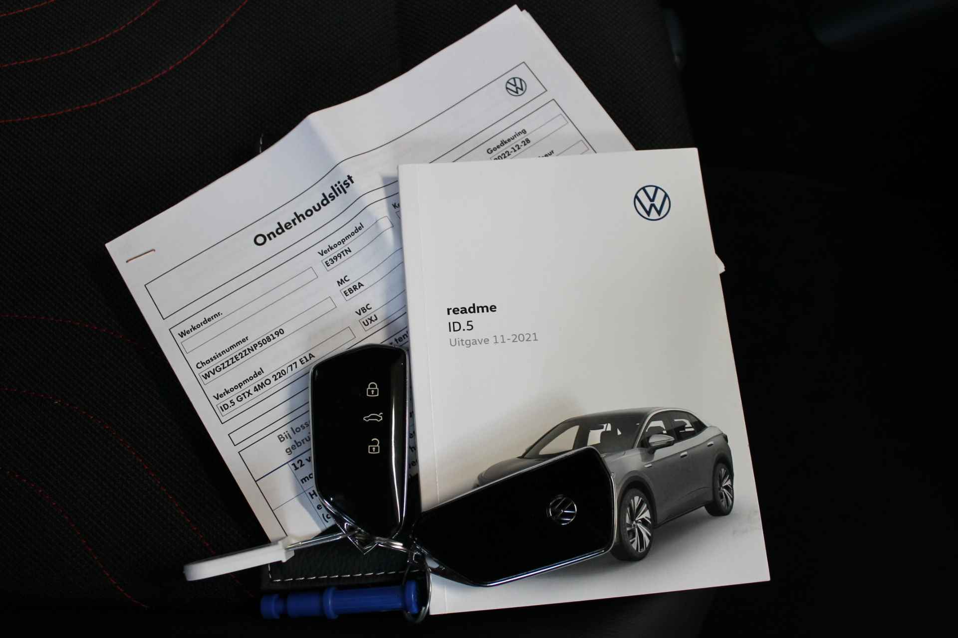 Volkswagen ID.5 GTX 300pk 77 kWh | NL-auto | Panoramadak | Warmtepomp | Let op: dit voertuig word door ons zelf gereden, belt u daarom a.u.b. voor een afspraak zodat de auto zeker aanwezig is | nieuwprijs was € 62.995,- ALL-IN RIJKLAARPRIJS - 51/54