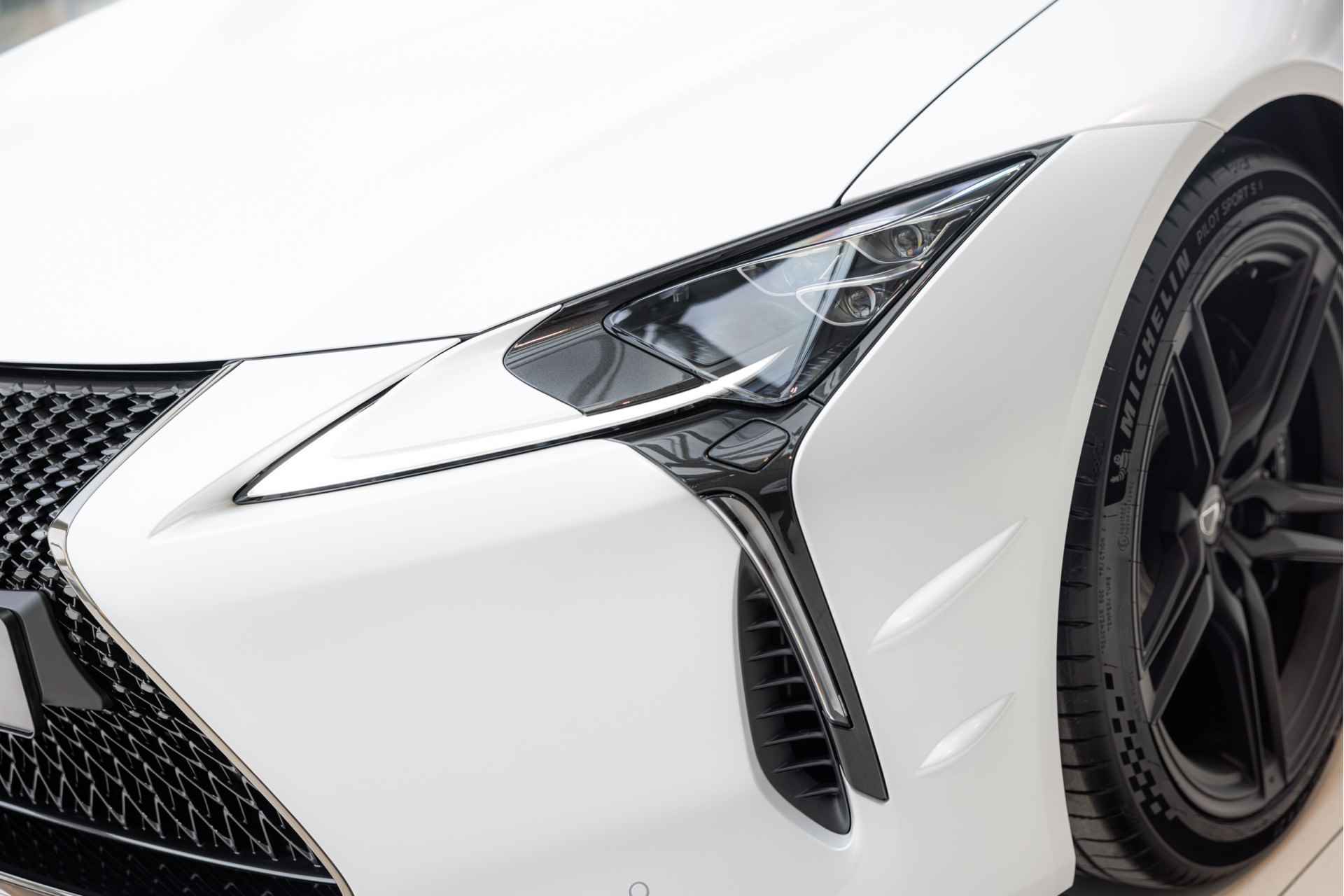 Lexus LC 500 Ultimate Edition 5.0 liter V8 | Carbonfiber dak | 25 of 165 | 464PK - 31/61