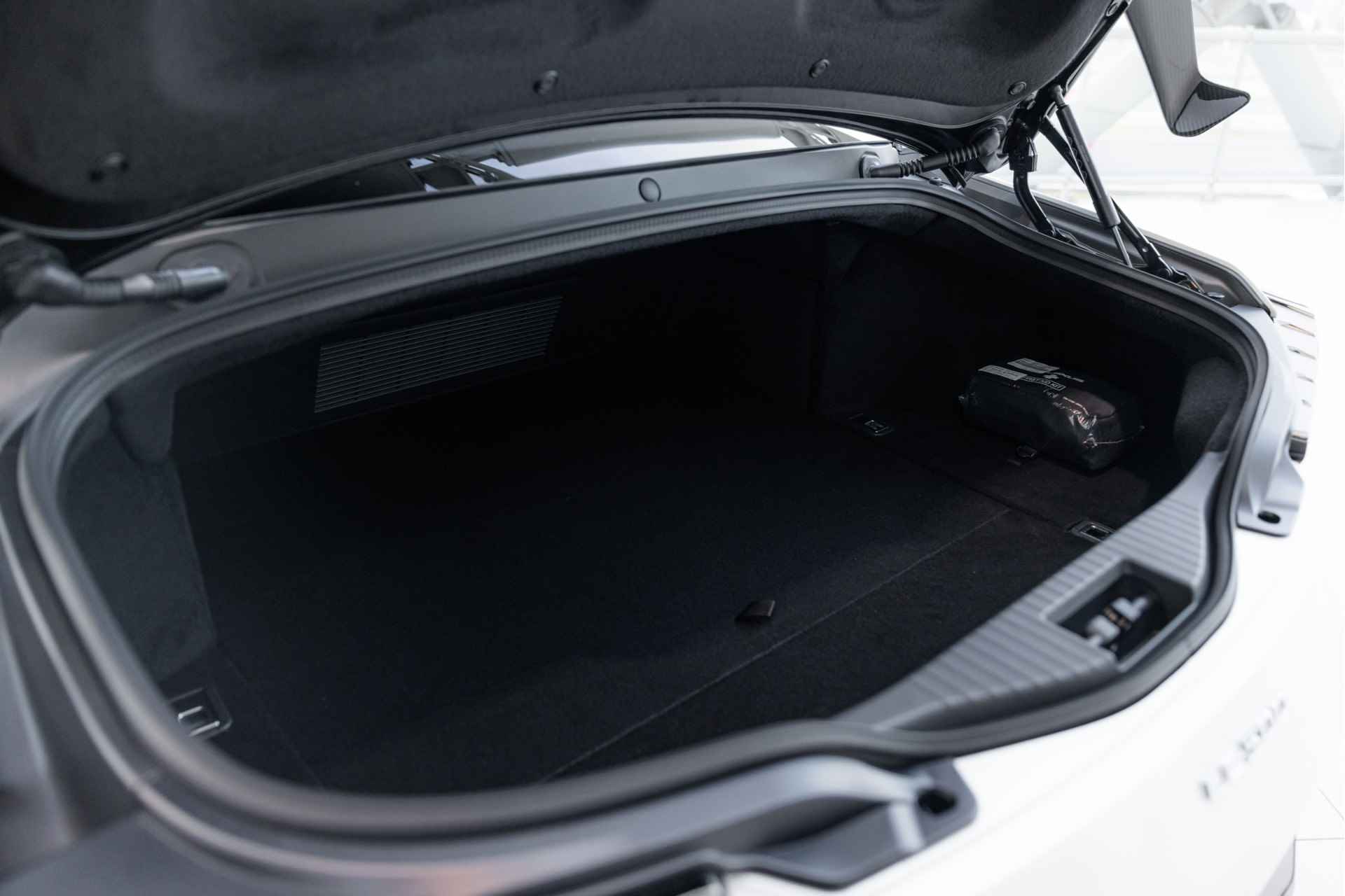Lexus LC 500 Ultimate Edition 5.0 liter V8 | Carbonfiber dak | 25 of 165 | 464PK - 37/61