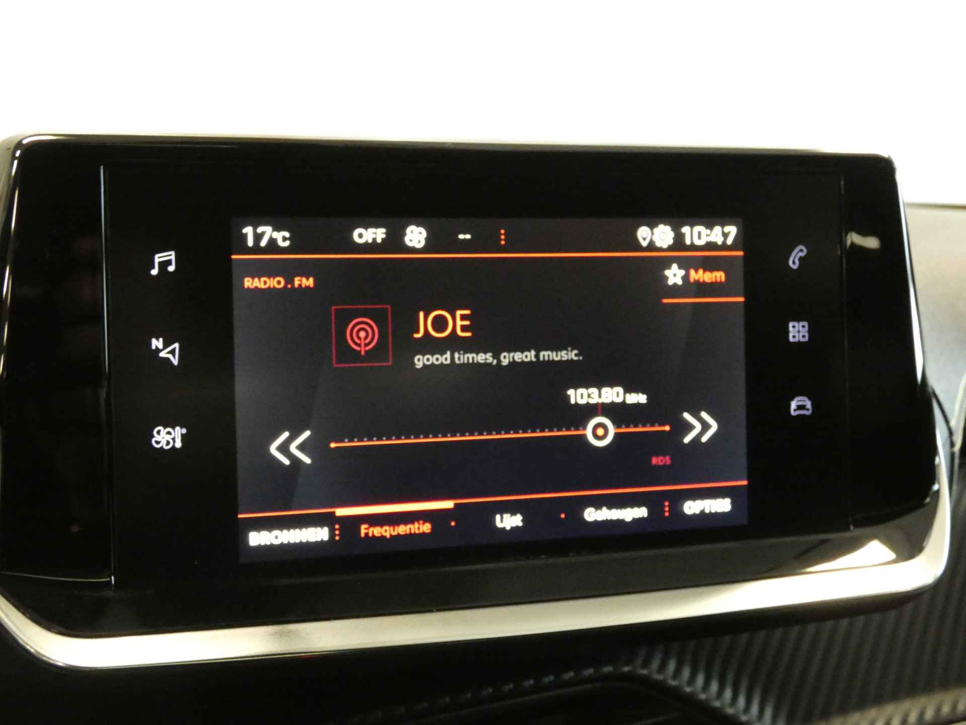Peugeot 2008 1.2 PureTech 130 GT-Line | Panoramadak | Apple Carplay & Android Auto - 26/45