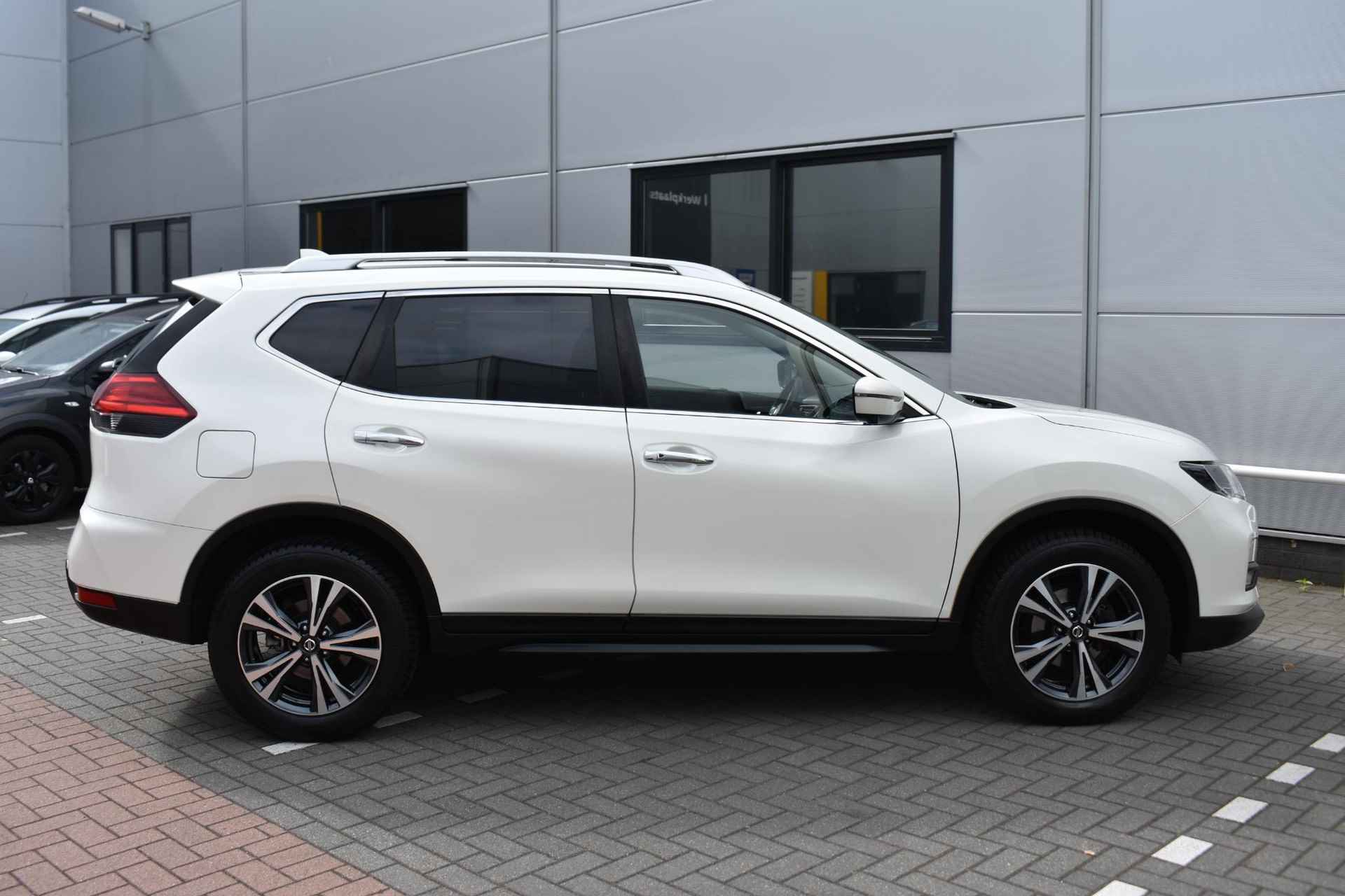 Nissan X-Trail 1.6 DIG-T N-Connecta | Navigatie | Panorama Dak | 360 camera | Cruise & Climate Control | Dealer Onderhouden - 4/29