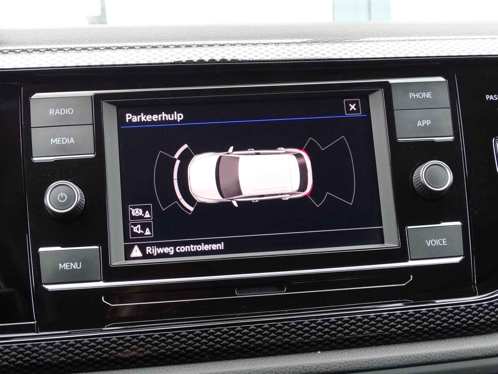 Volkswagen Taigo 1.0 TSI 95PK Life | Parkeersensoren | Climate Control | Apple Carplay / Android Auto | - 23/25