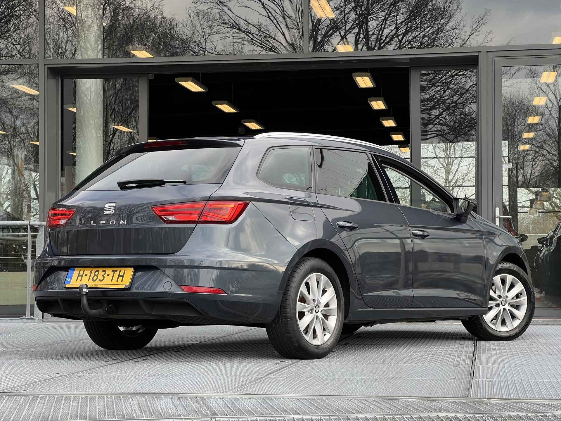 SEAT Leon ST 1.0 TSI Style Ultimate Edition | Trekhaak | Navigatie | Apple Carplay - 3/34