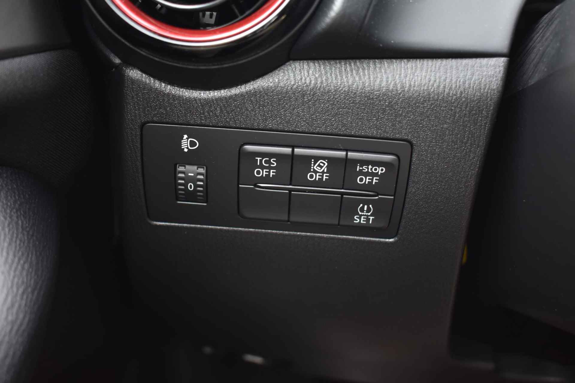 Mazda CX-3 2.0 SkyActiv-G Dynamic 120pk | Navigatie | Stoelverwarming | DAB | Dodenhoek detectie | Incl. set losse velgen - 34/35