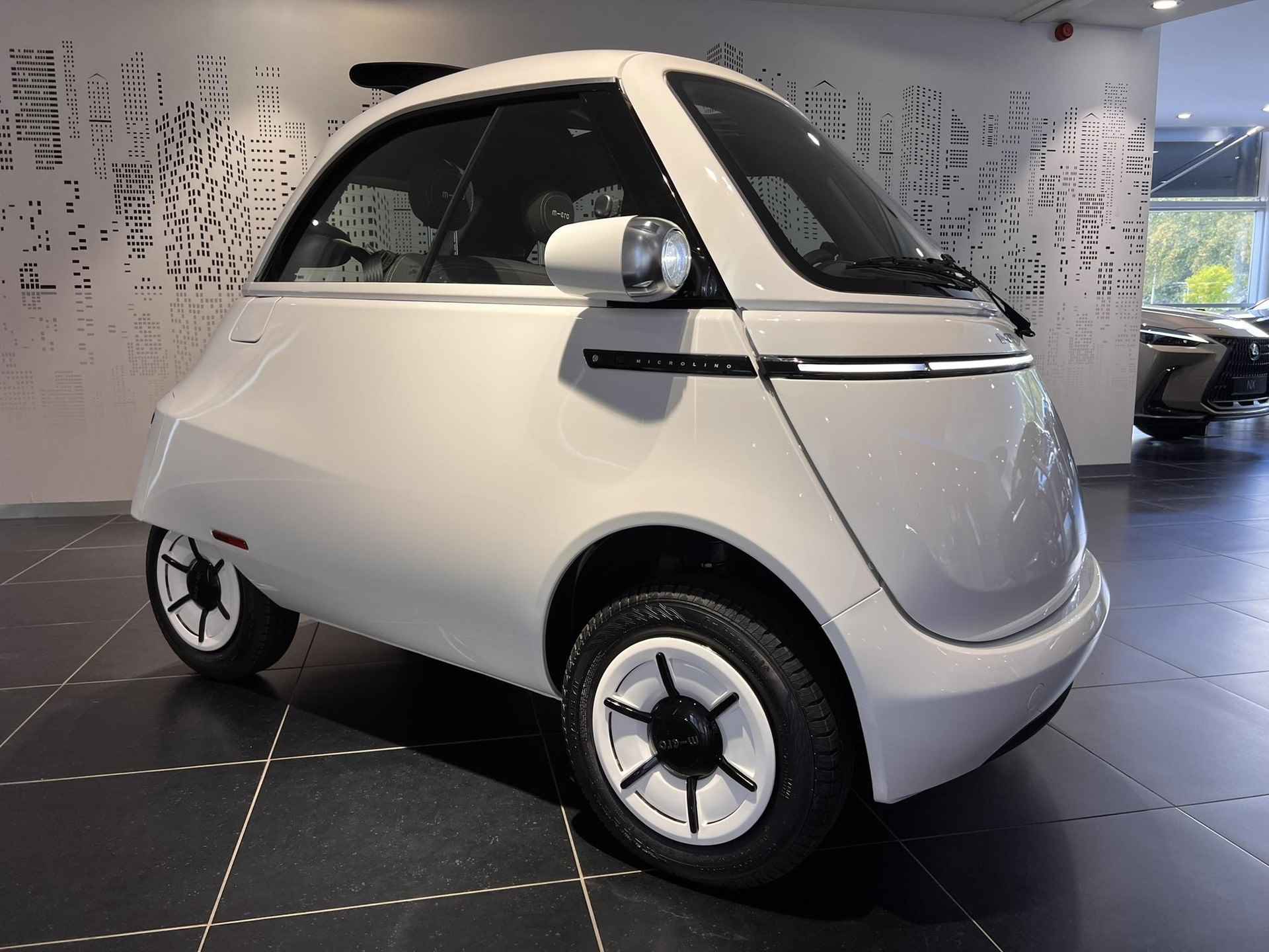 Microlino Competizione 10.5 kWh Competizione 100% ELEKTRISCH UNIEK EYECATCHER ZONNEDAK 177KM WLTP - 9/24