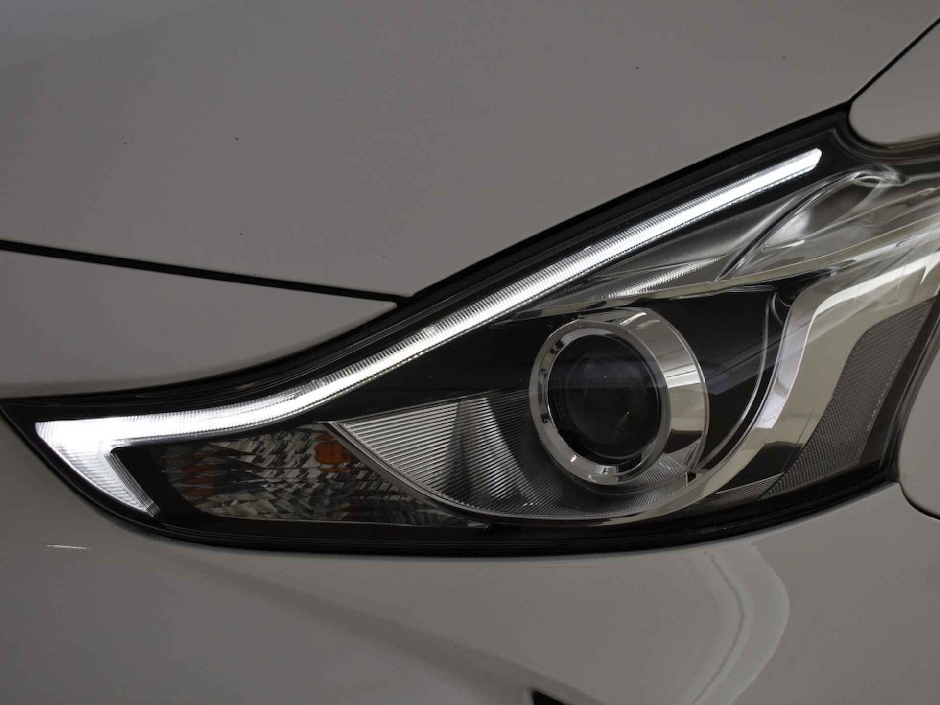 Toyota Prius Wagon 1.8 Executive | Leder | JBL audio | LED | 7-persoons - 16/35