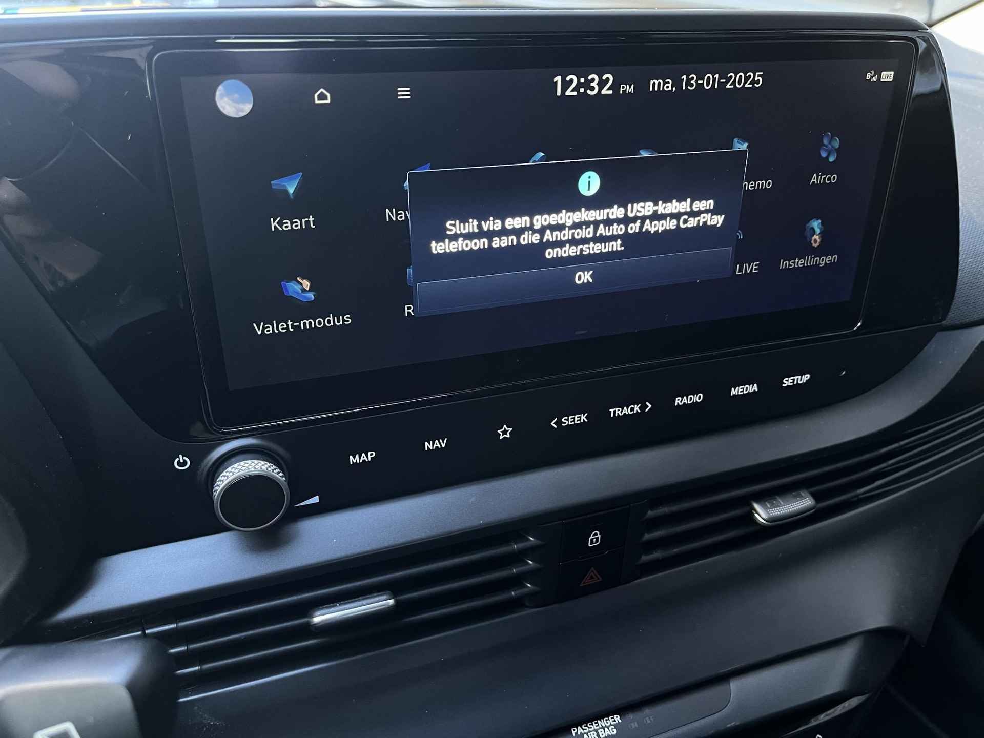 Hyundai i20 1.0 T-GDI Automaat 7-Traps 100 PK Premium | Keyless entry | Navigatie Apple Carplay & Android auto | WinterPack | Camera - 33/46