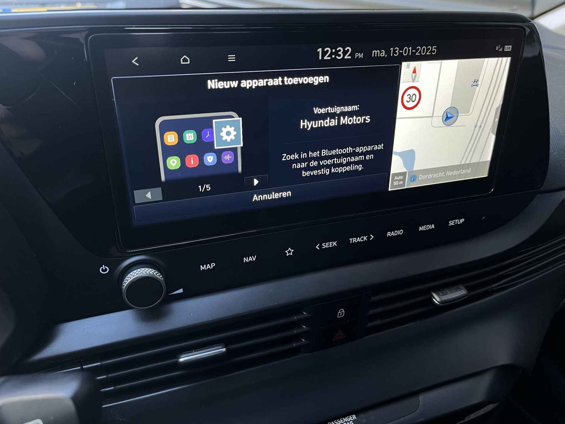 Hyundai i20 1.0 T-GDI Automaat 7-Traps 100 PK Premium | Keyless entry | Navigatie Apple Carplay & Android auto | WinterPack | Camera - 34/46