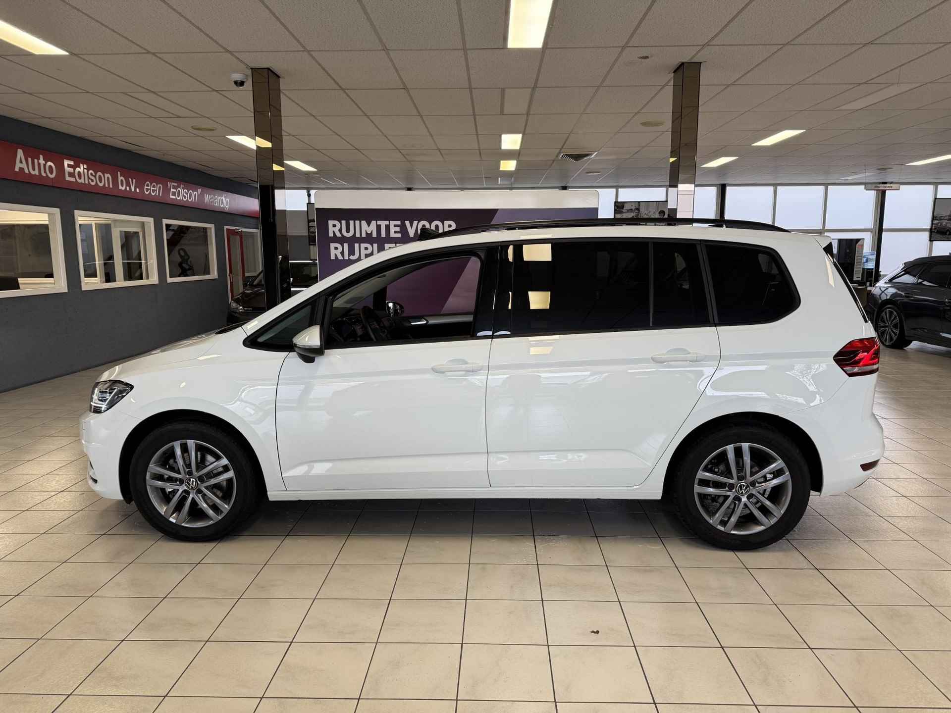 Volkswagen Touran 1.5 TSI 4ALL DSG *7-PERS*PANO*NAVI*CAM* - 2/39