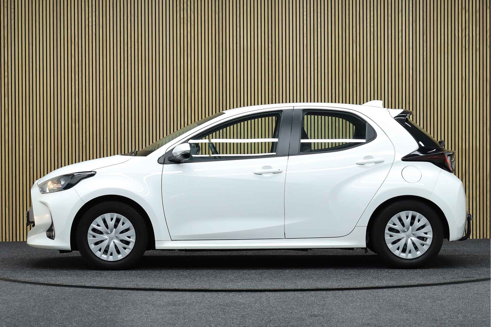 Toyota Yaris 1.5 Hybrid Business Plus | Adaptive-cruise | Trekhaak | Camera | Navigatie - 2/40