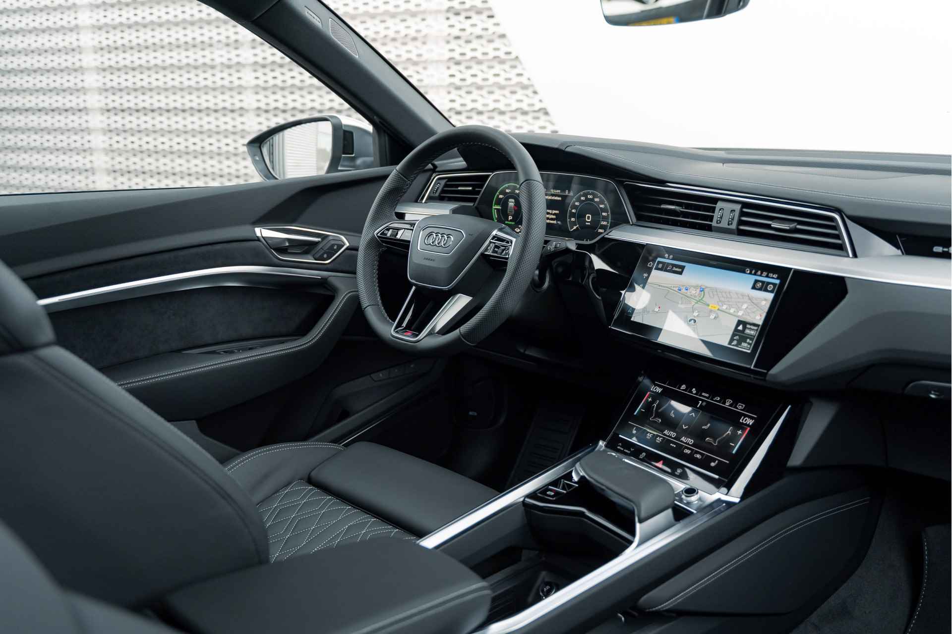 Audi Q8 SQ8 Sportback e-tron 370 kW / 504 PK | ASSIST. TOUR & CITY & PARK | HEAD-UP | PANO-DAK | B&O | COMFORT-KEY - 10/48