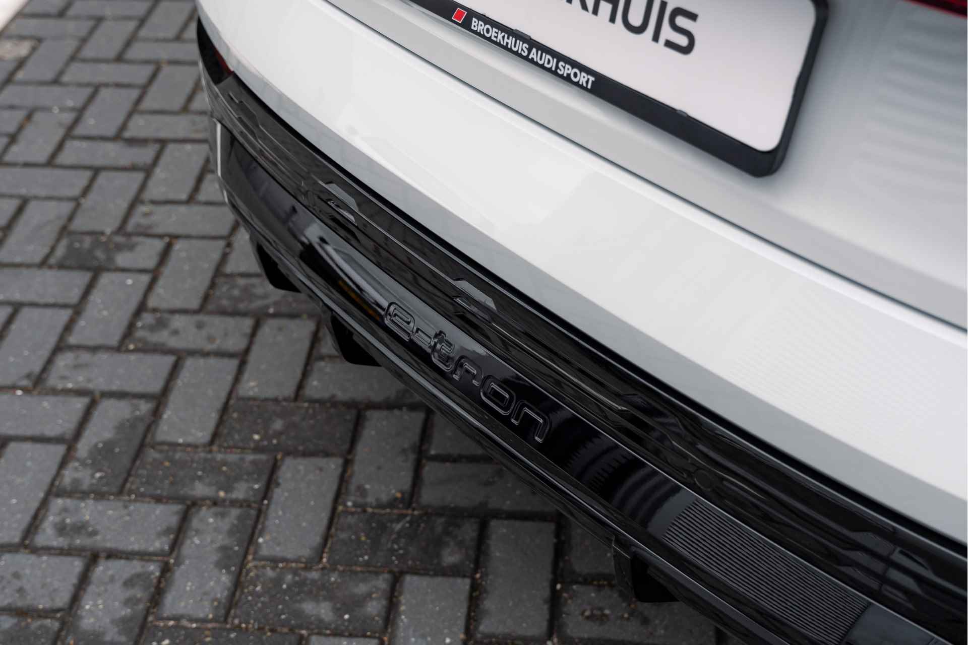 Audi Q8 SQ8 Sportback e-tron 370 kW / 504 PK | ASSIST. TOUR & CITY & PARK | HEAD-UP | PANO-DAK | B&O | COMFORT-KEY - 26/48