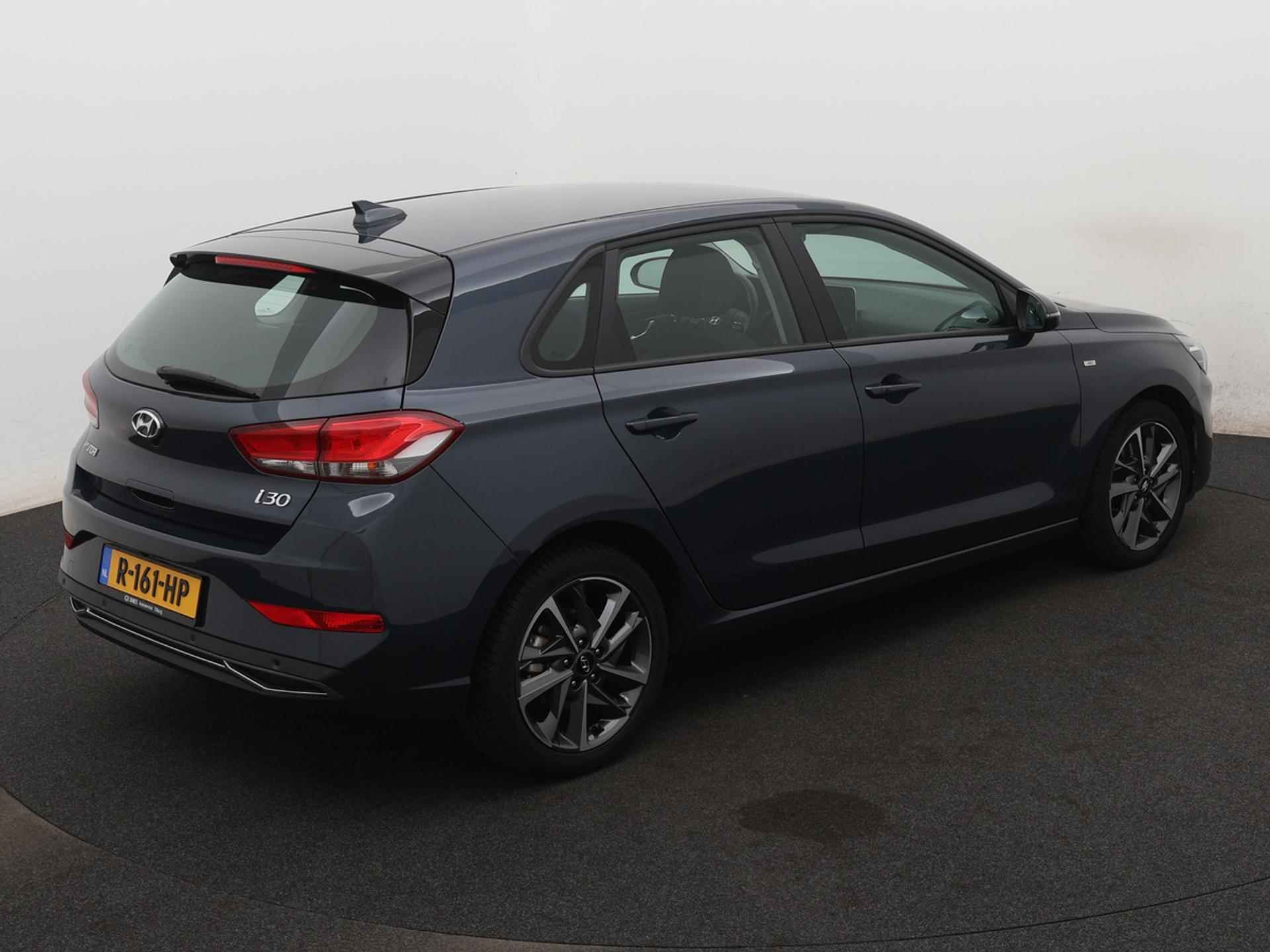 Hyundai i30 1.0 T-GDi MHEV Comfort NAVI WINTER-PACK - 10/40